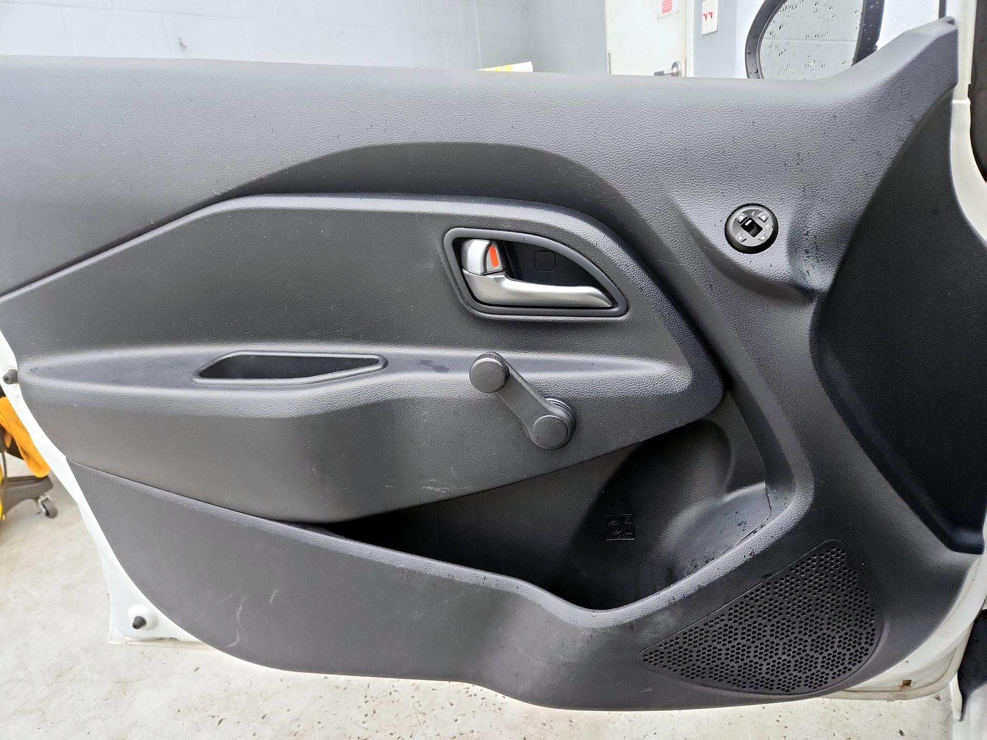 Thumbnail: 2015 Kia Rio - 12