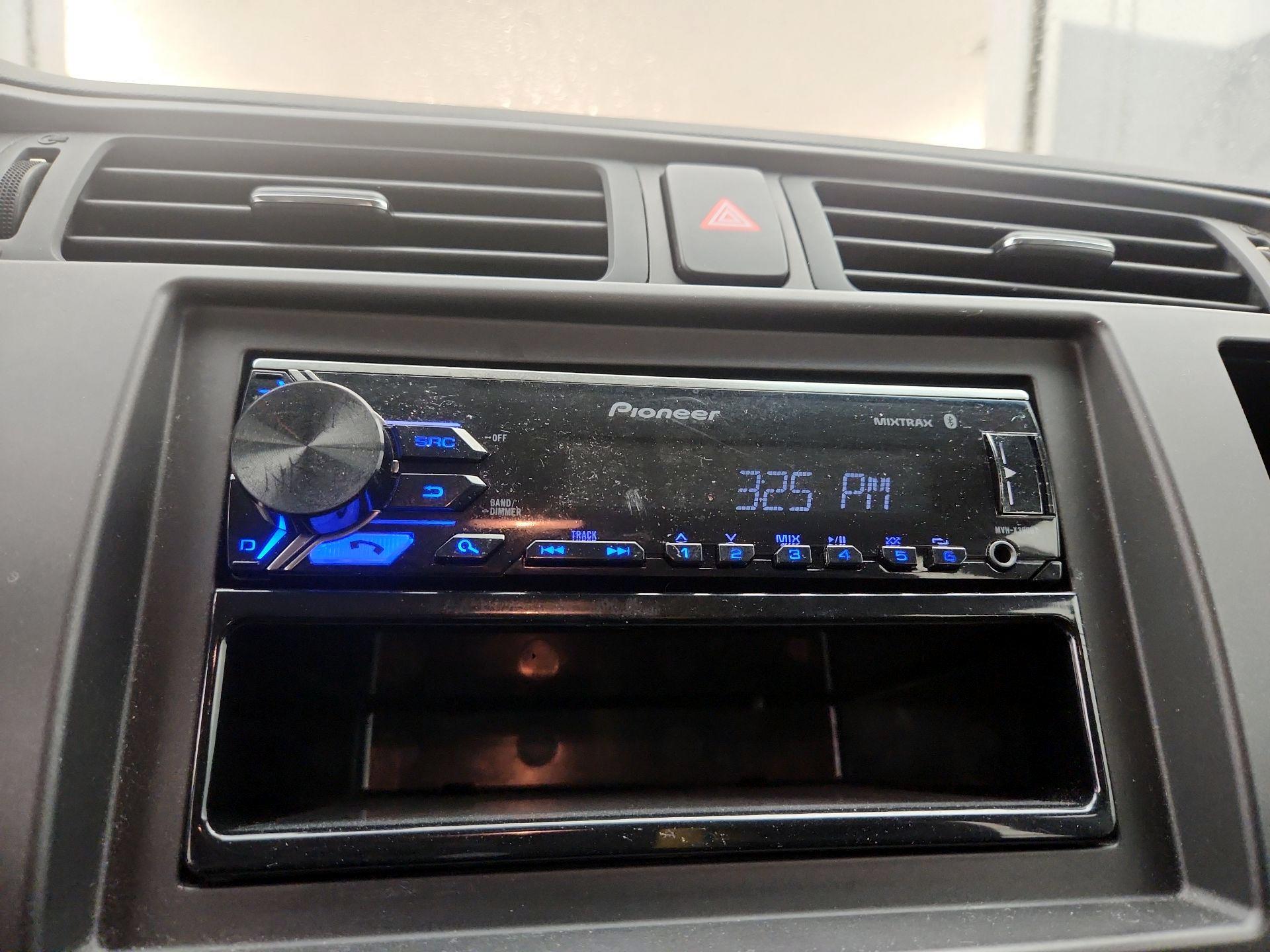 Thumbnail: 2015 Kia Rio - 14