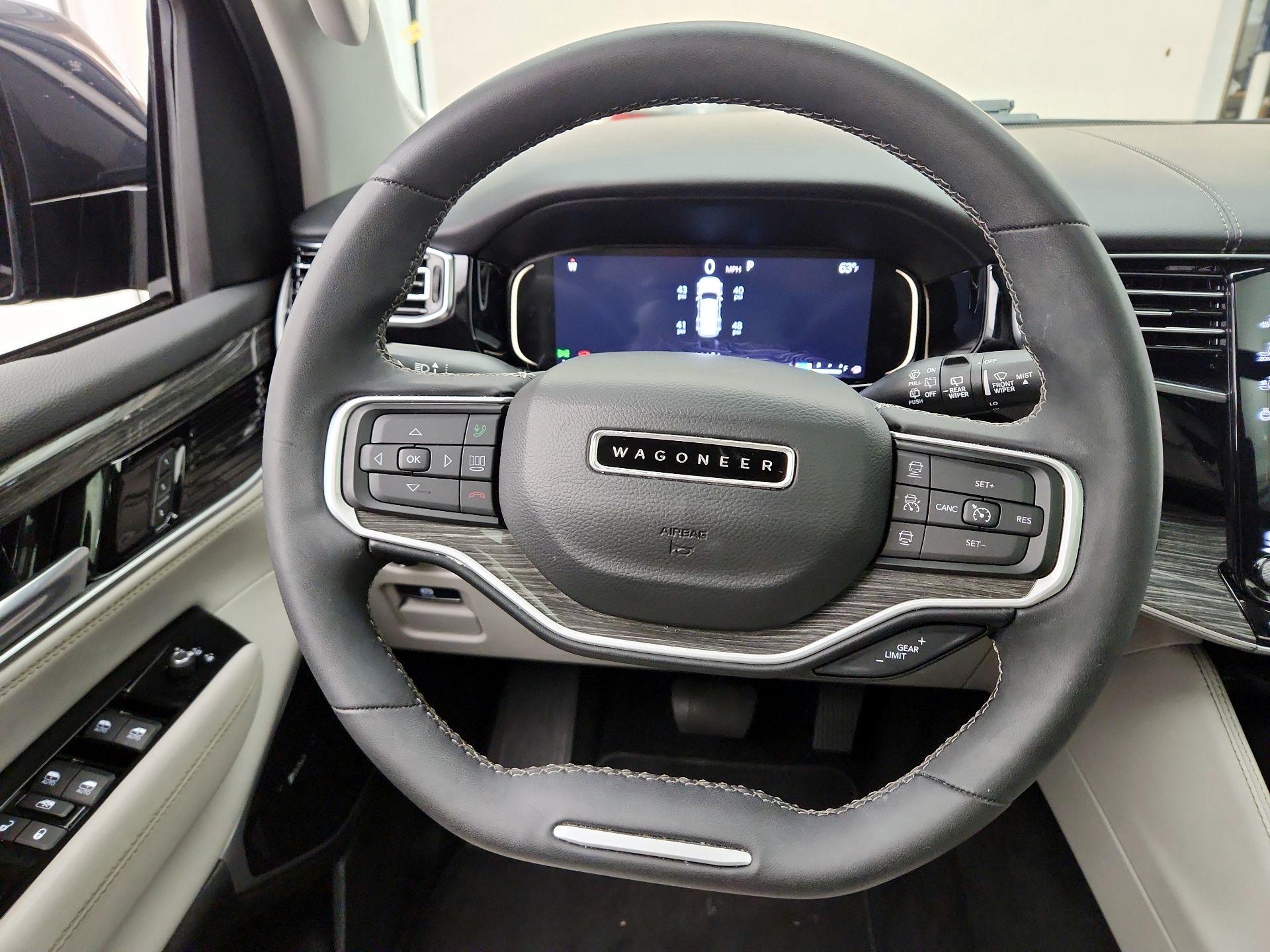 Thumbnail: 2022 Jeep Wagoneer - 10