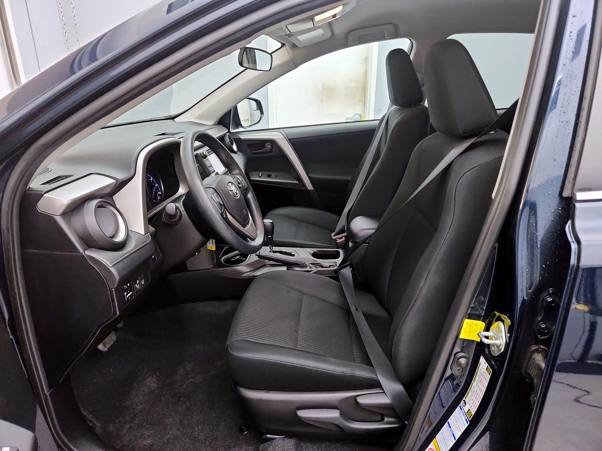 Thumbnail: 2018 Toyota RAV4 - 11