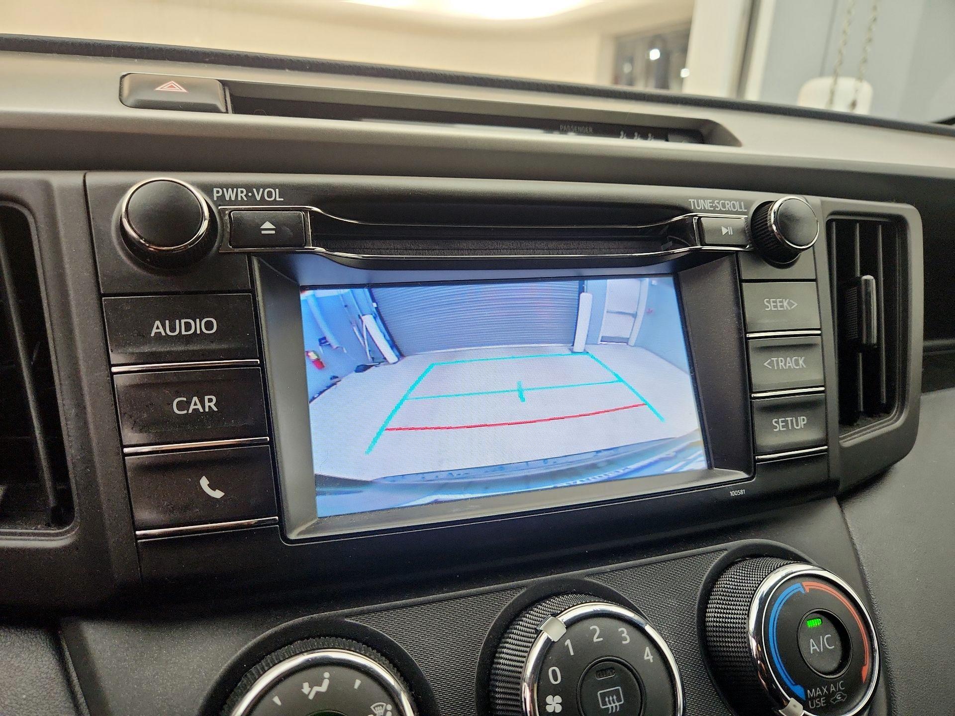 Thumbnail: 2018 Toyota RAV4 - 14