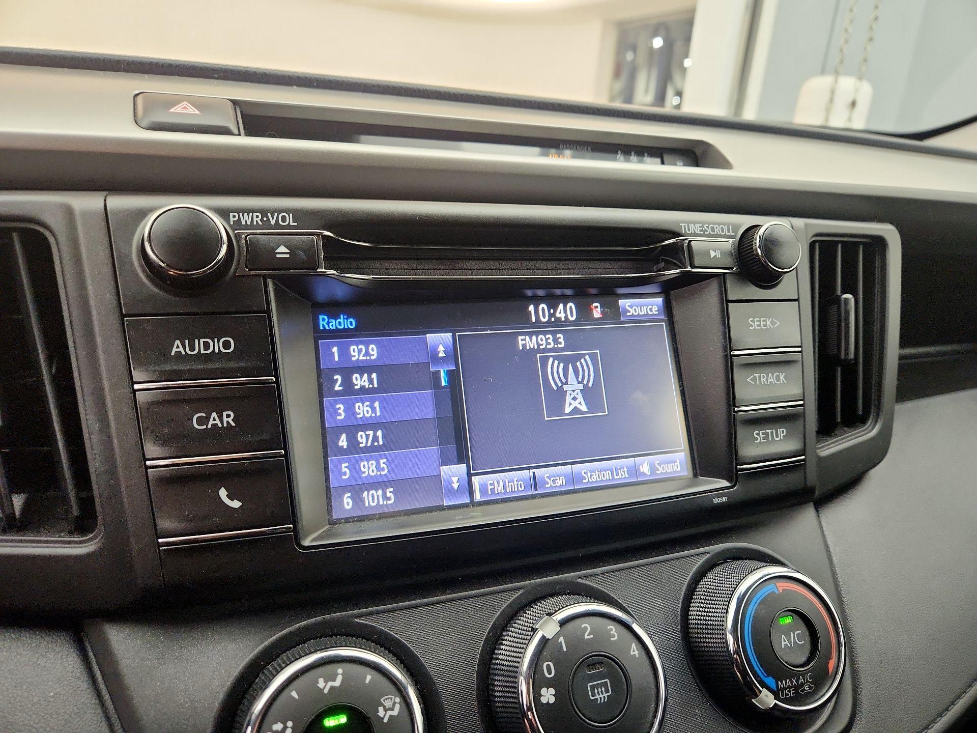 Thumbnail: 2018 Toyota RAV4 - 15