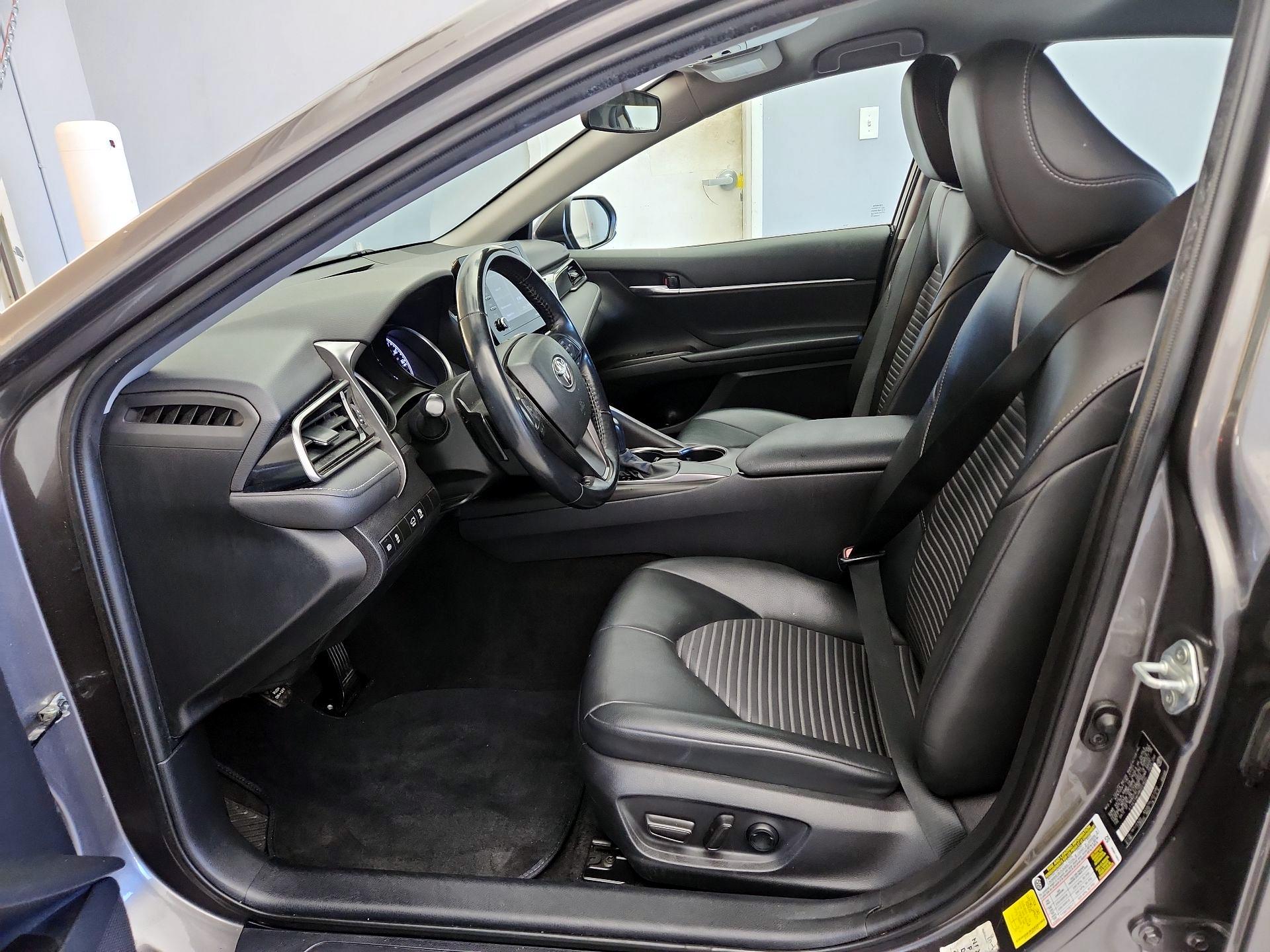 Thumbnail: 2021 Toyota Camry - 11