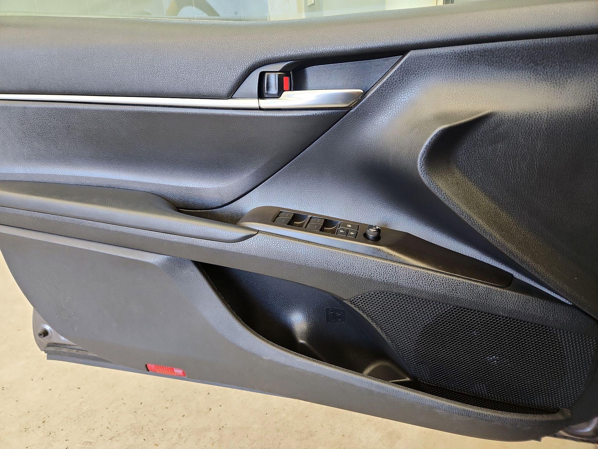 Thumbnail: 2021 Toyota Camry - 12