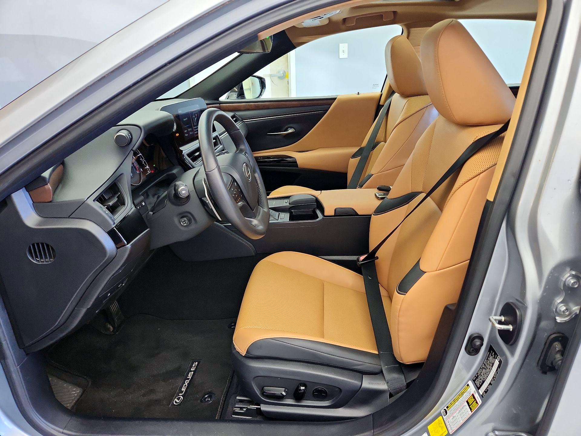 Thumbnail: 2022 Lexus ES - 11