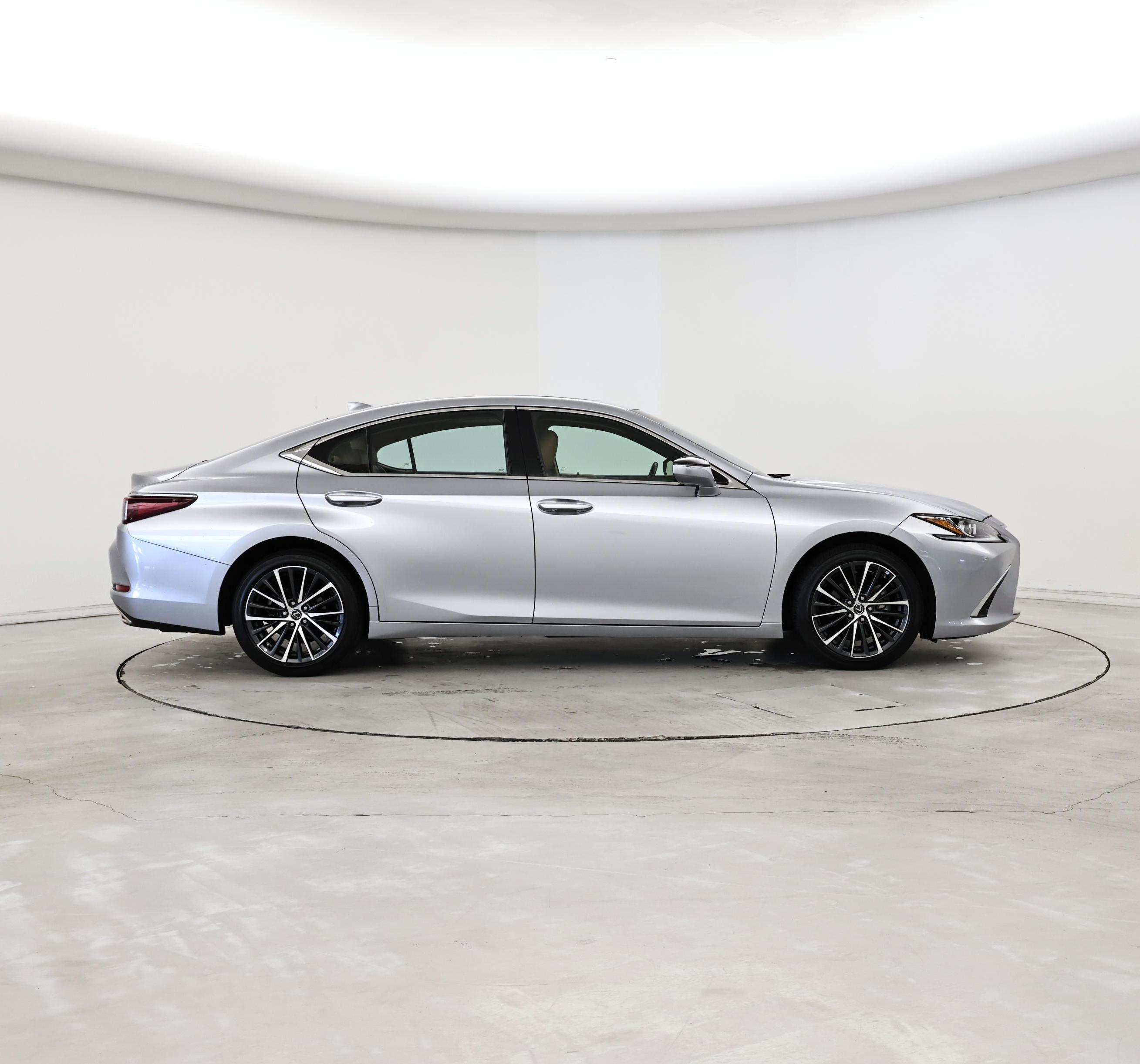Thumbnail: 2022 Lexus ES - 7