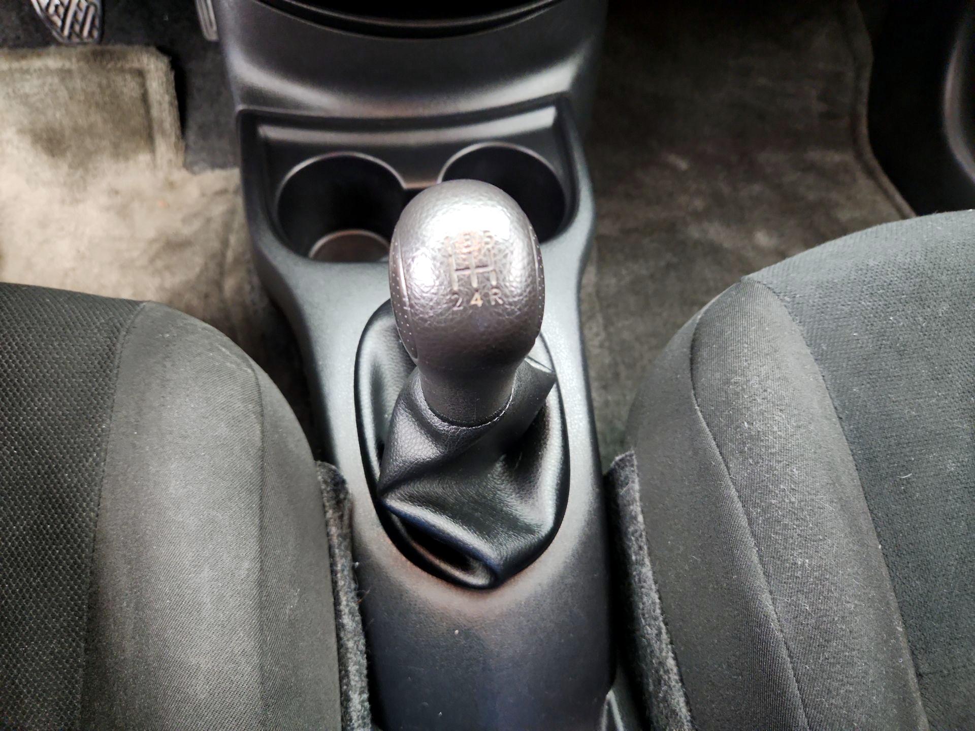 Thumbnail: 2016 Nissan Versa Note - 16