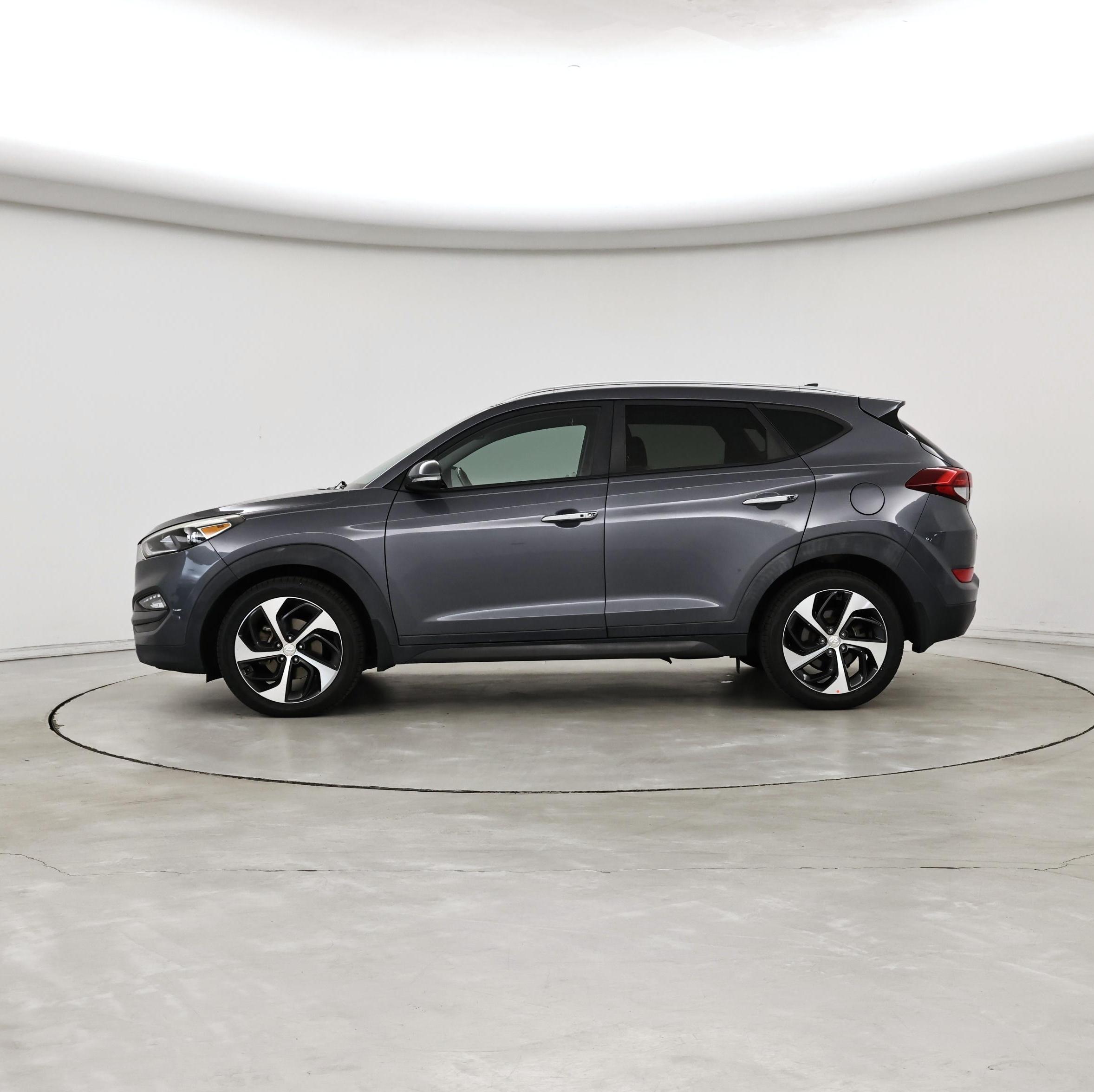 Thumbnail: 2016 Hyundai Tucson - 3