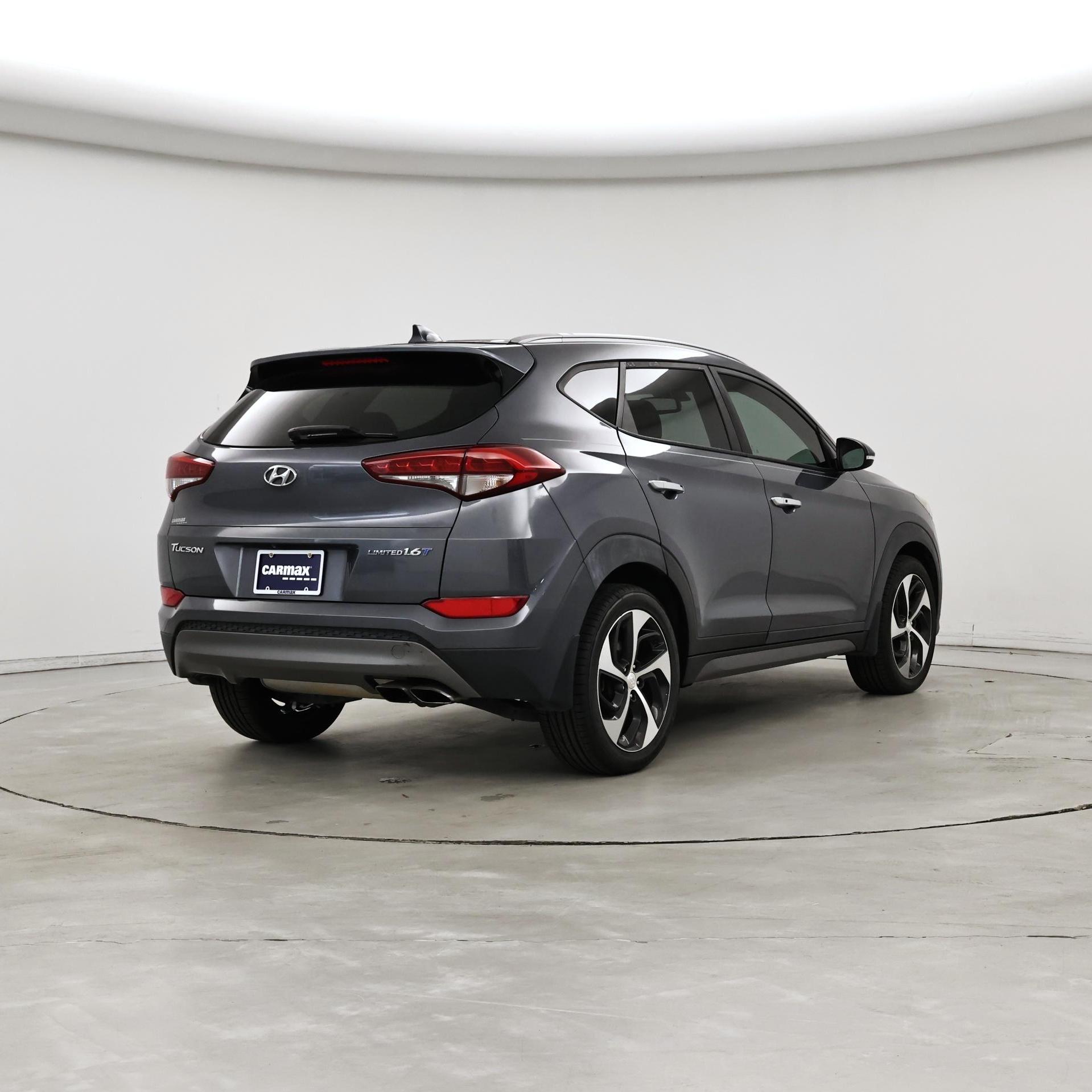 Thumbnail: 2016 Hyundai Tucson - 8