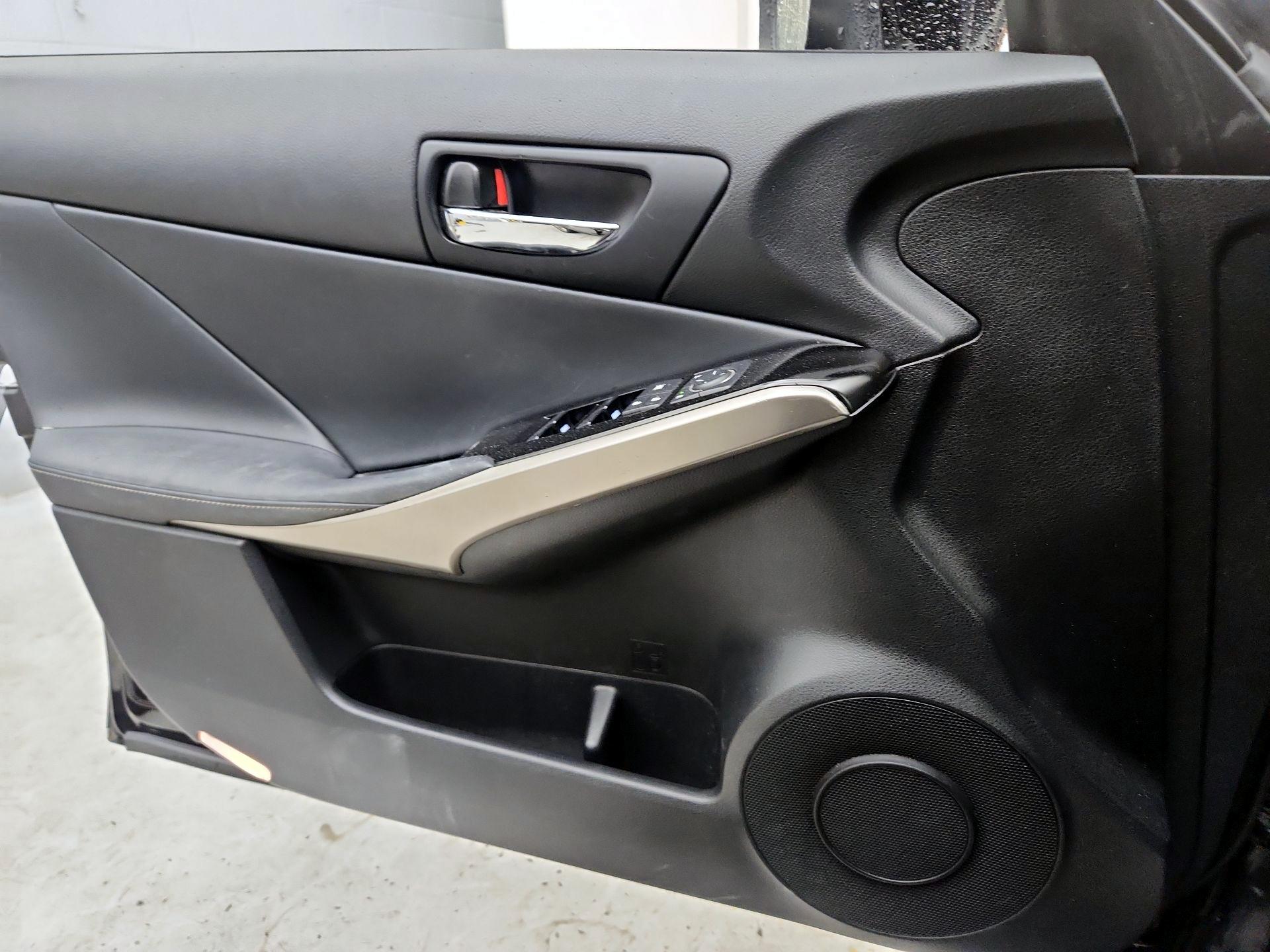 Thumbnail: 2014 Lexus IS - 12