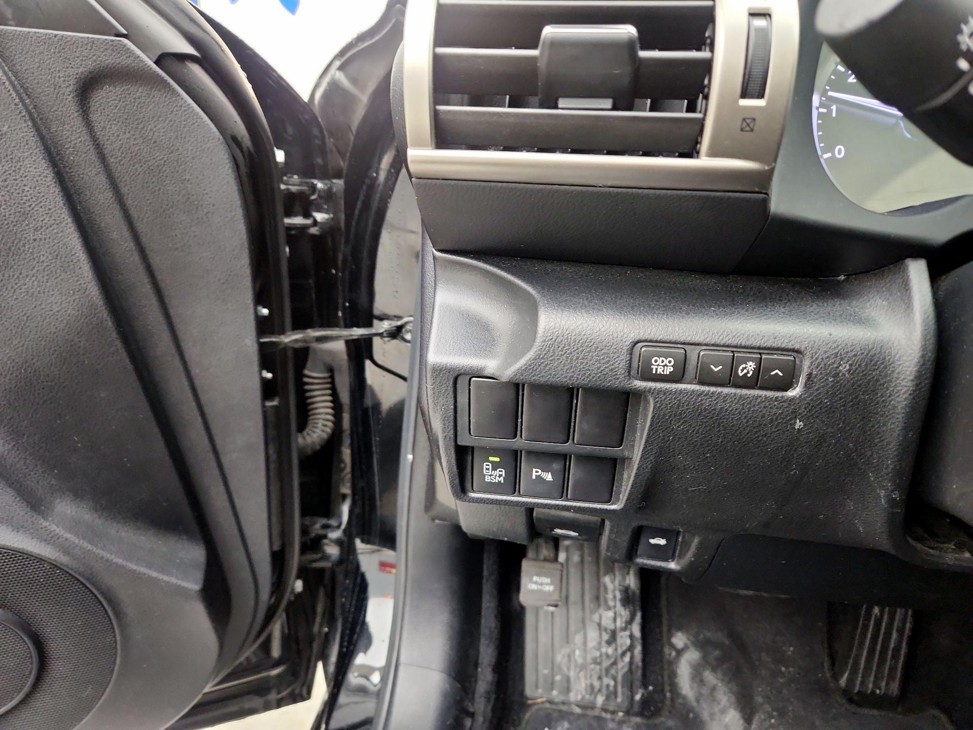 Thumbnail: 2014 Lexus IS - 13