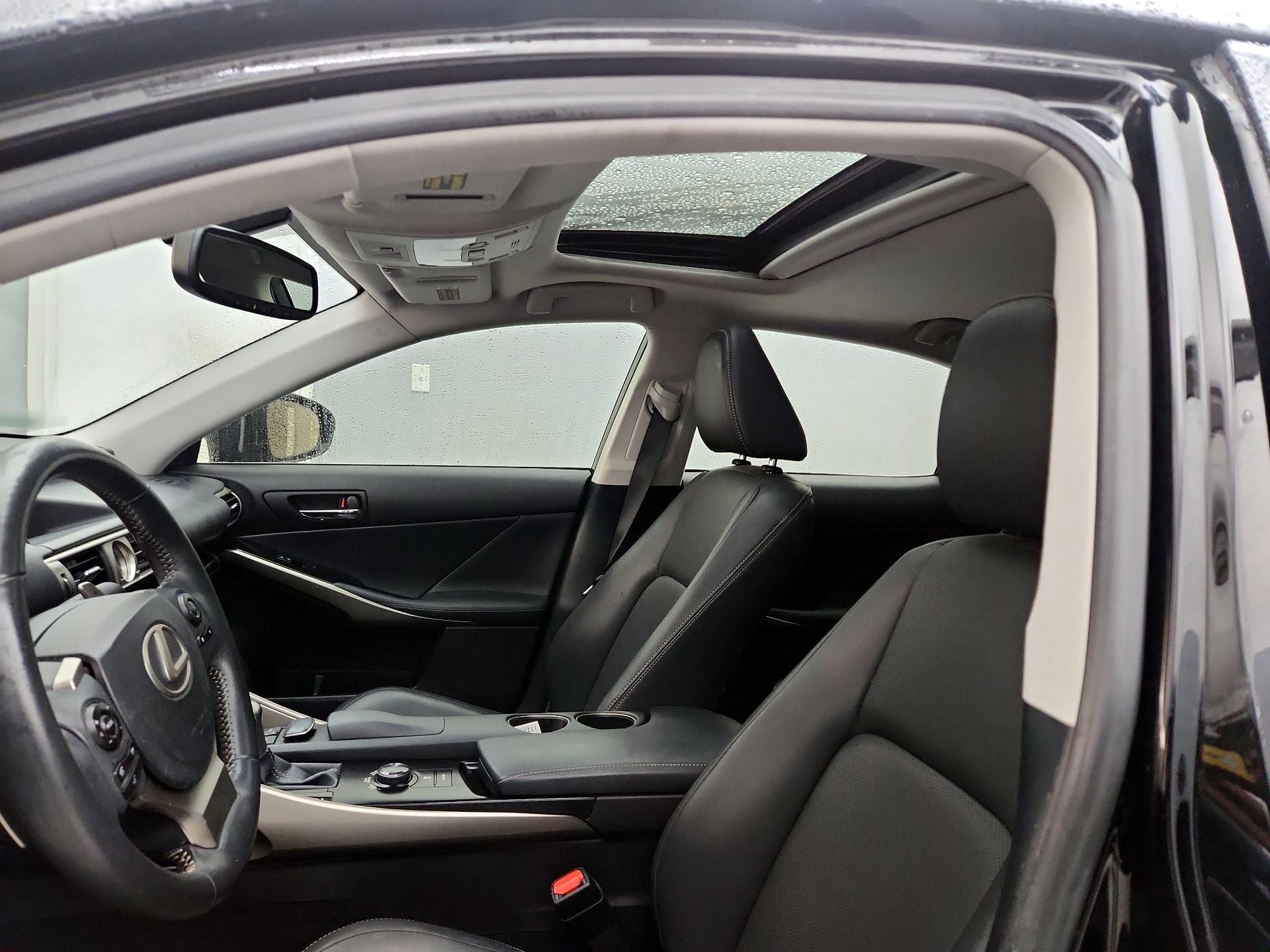 Thumbnail: 2014 Lexus IS - 20