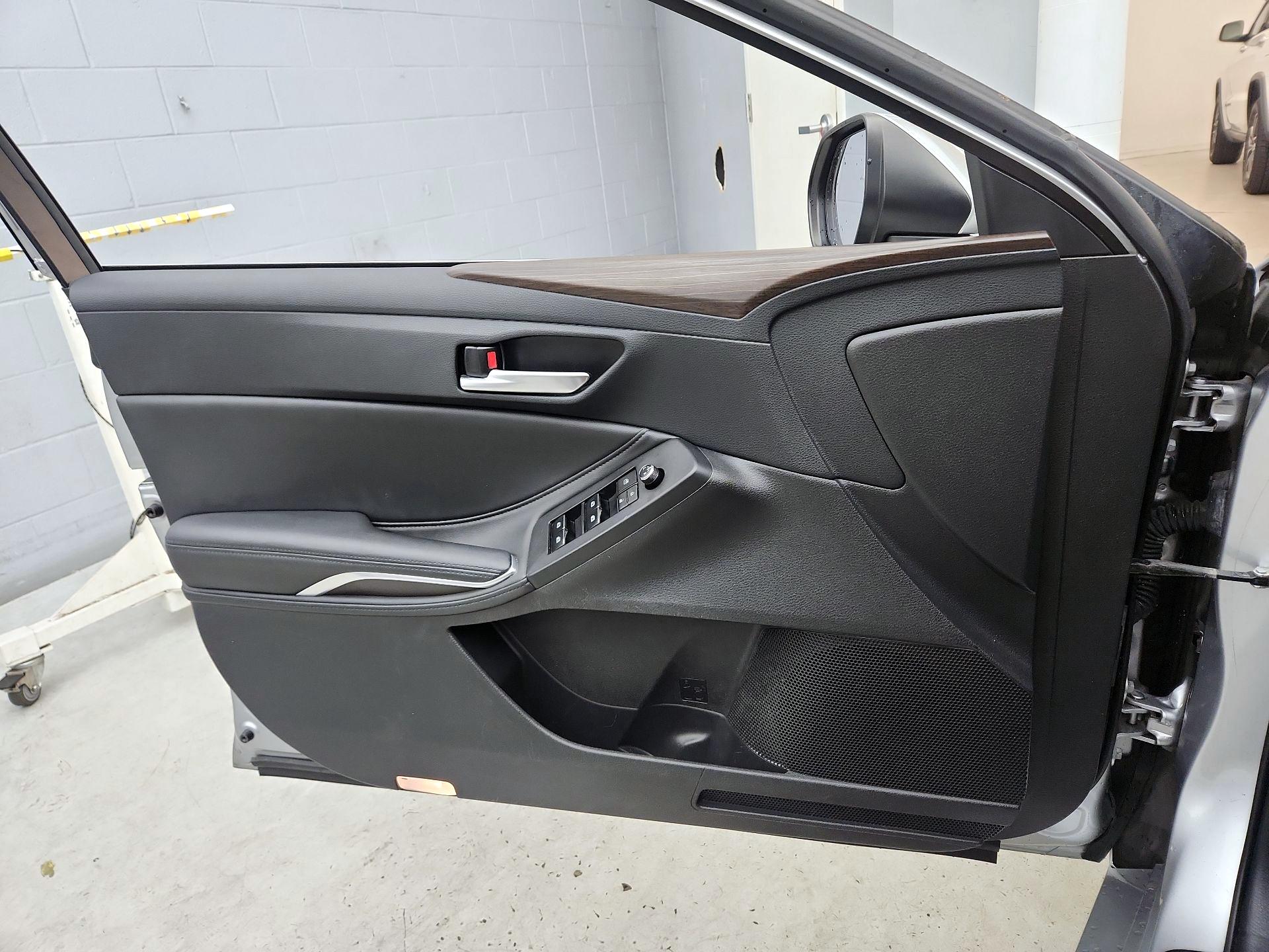 Thumbnail: 2019 Toyota Avalon - 12