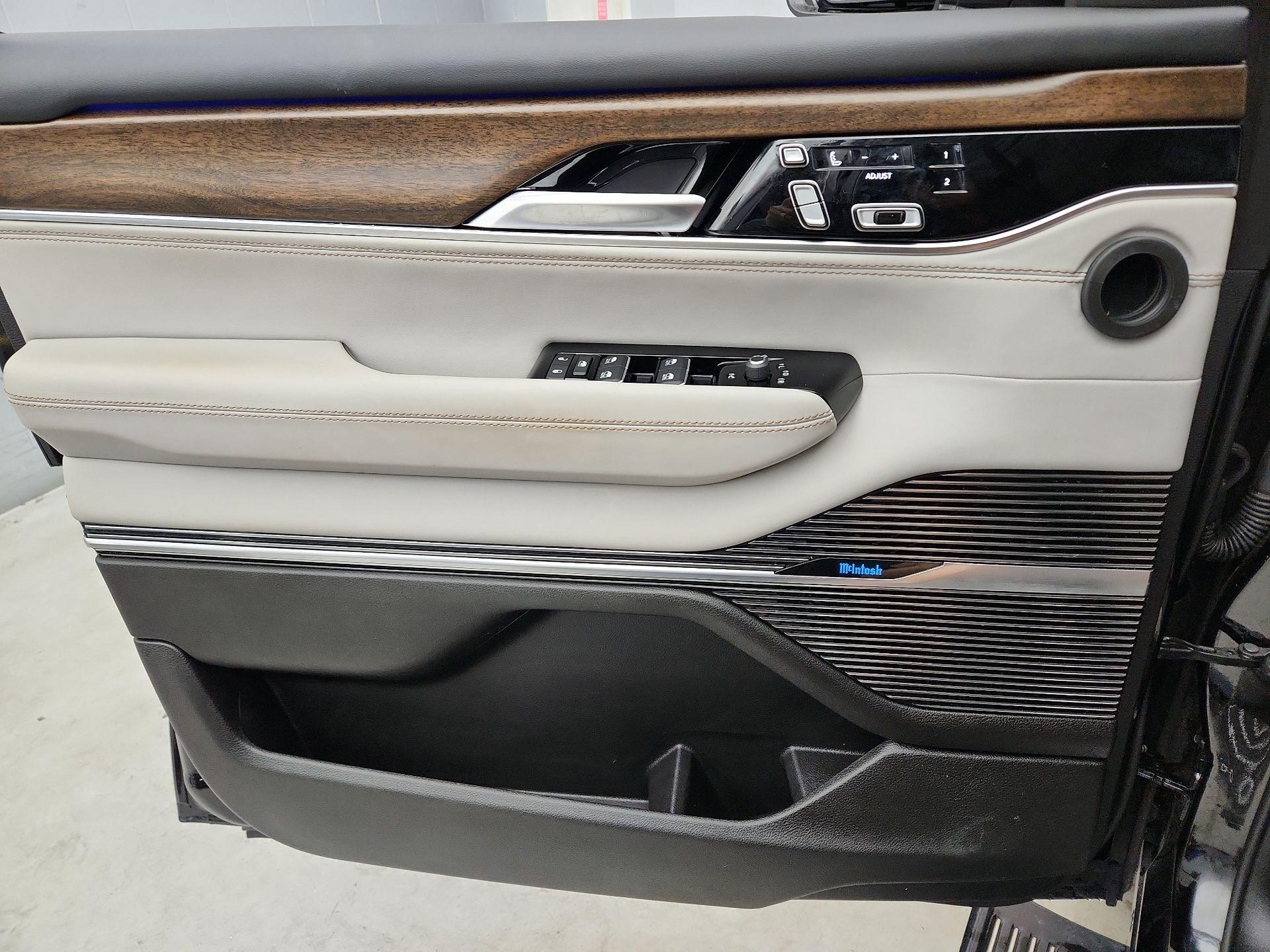 Thumbnail: 2022 Jeep Grand Wagoneer - 12