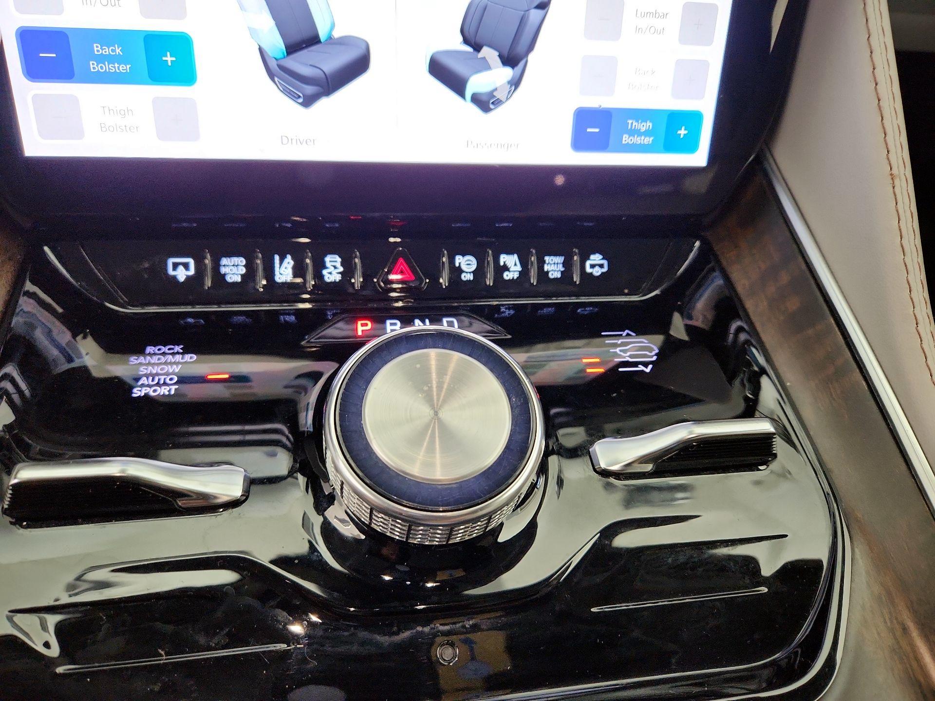 Thumbnail: 2022 Jeep Grand Wagoneer - 18