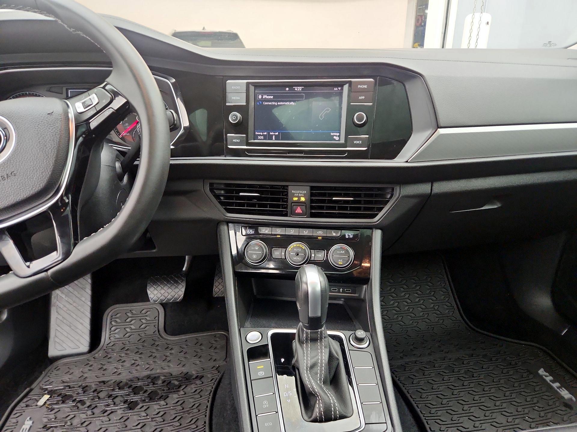 Thumbnail: 2021 Volkswagen Jetta - 9