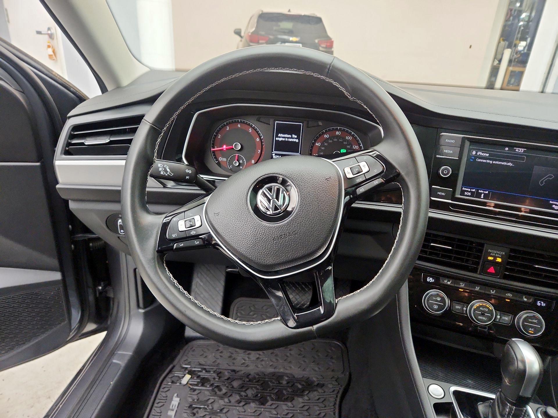 Thumbnail: 2021 Volkswagen Jetta - 10