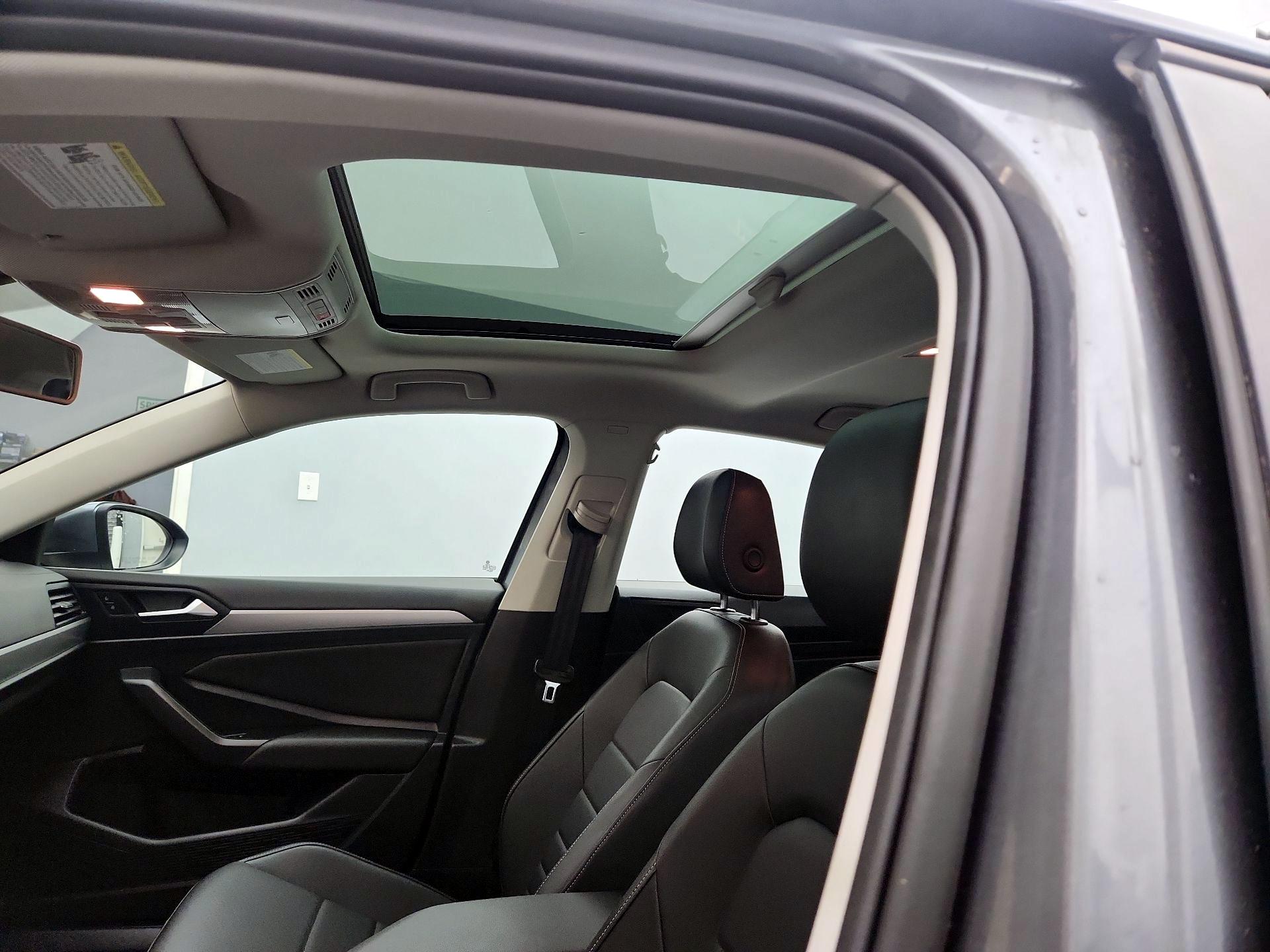 Thumbnail: 2021 Volkswagen Jetta - 19