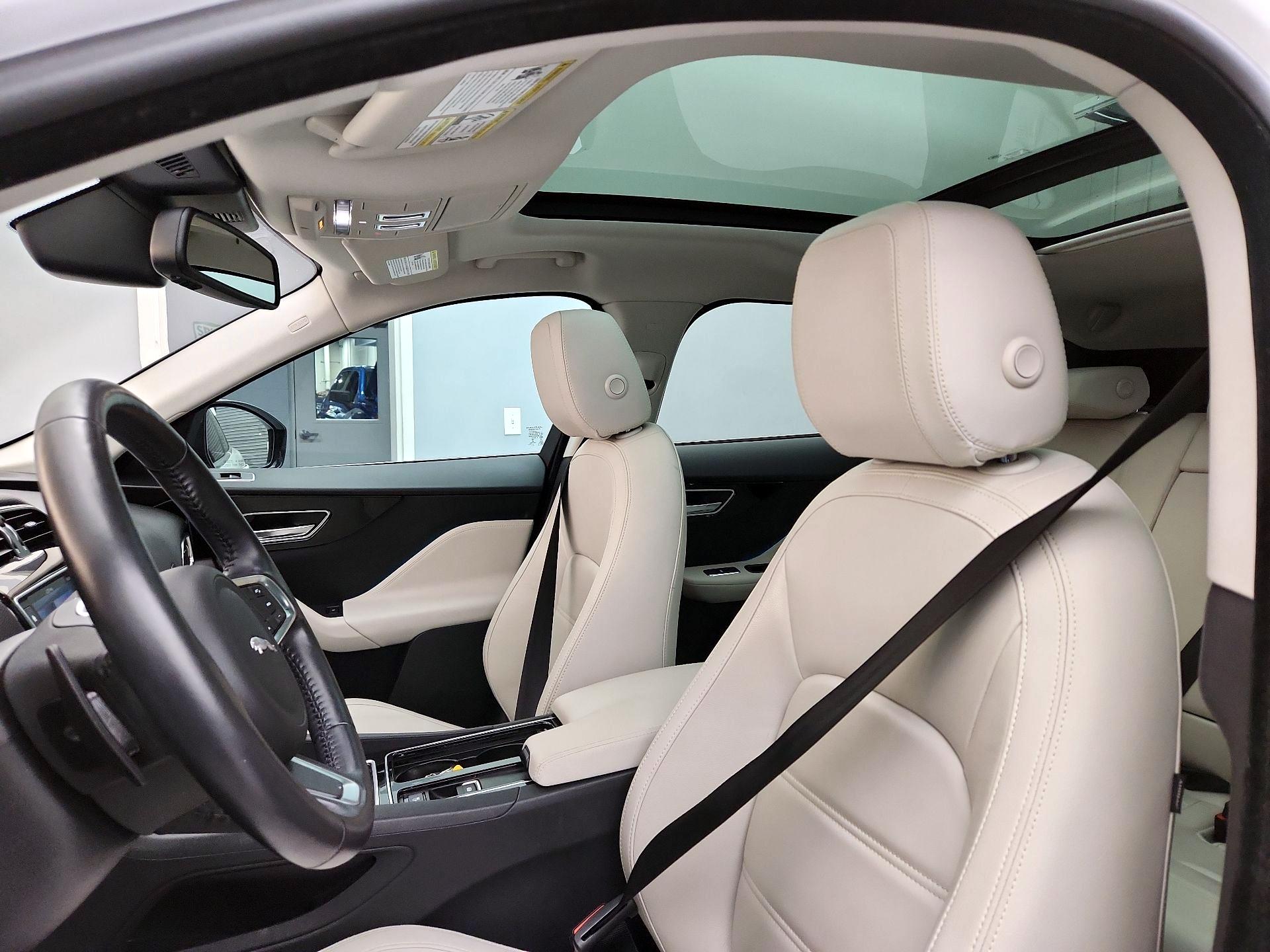 Thumbnail: 2018 Jaguar F-Pace - 18