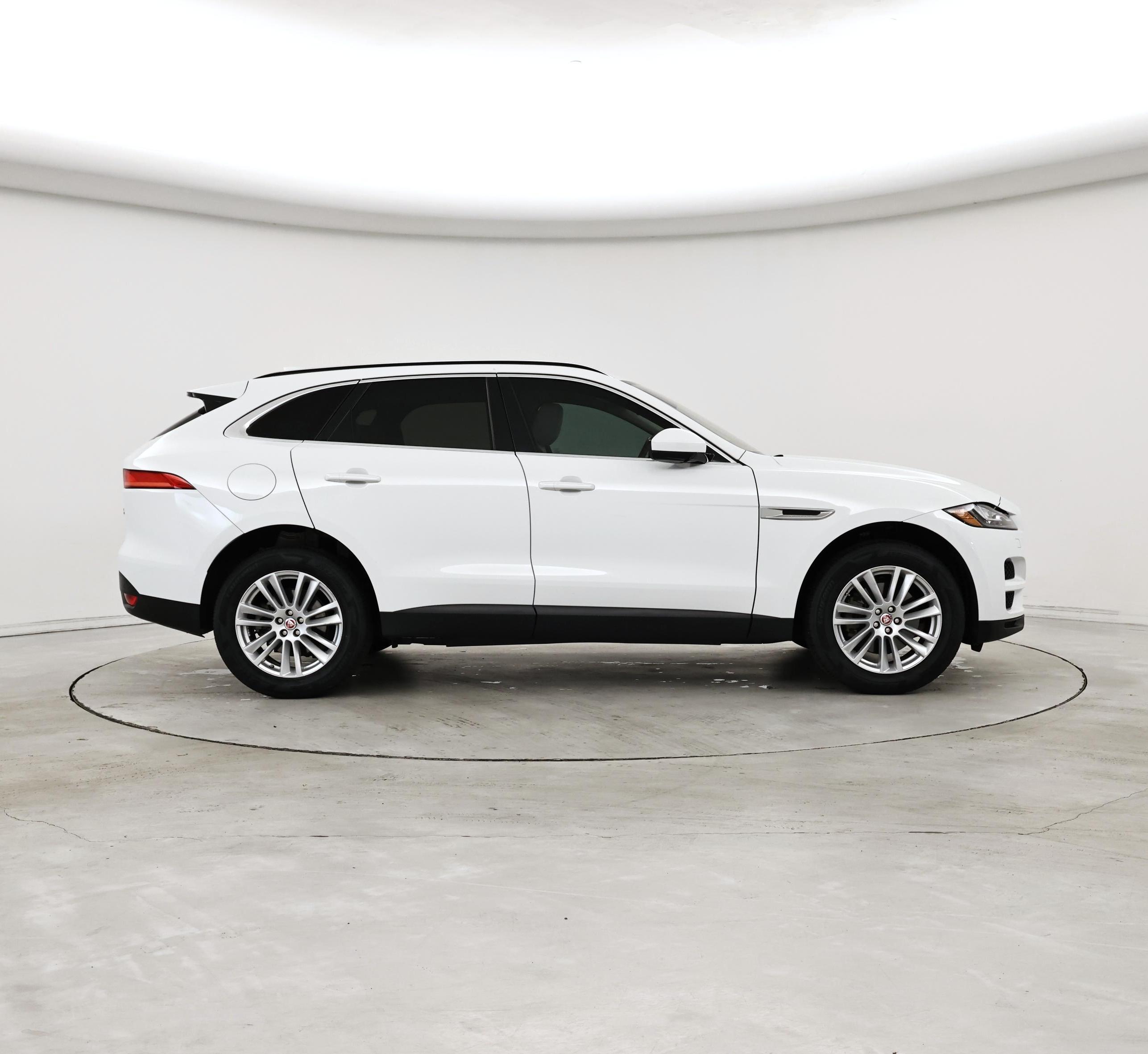 Thumbnail: 2018 Jaguar F-Pace - 7