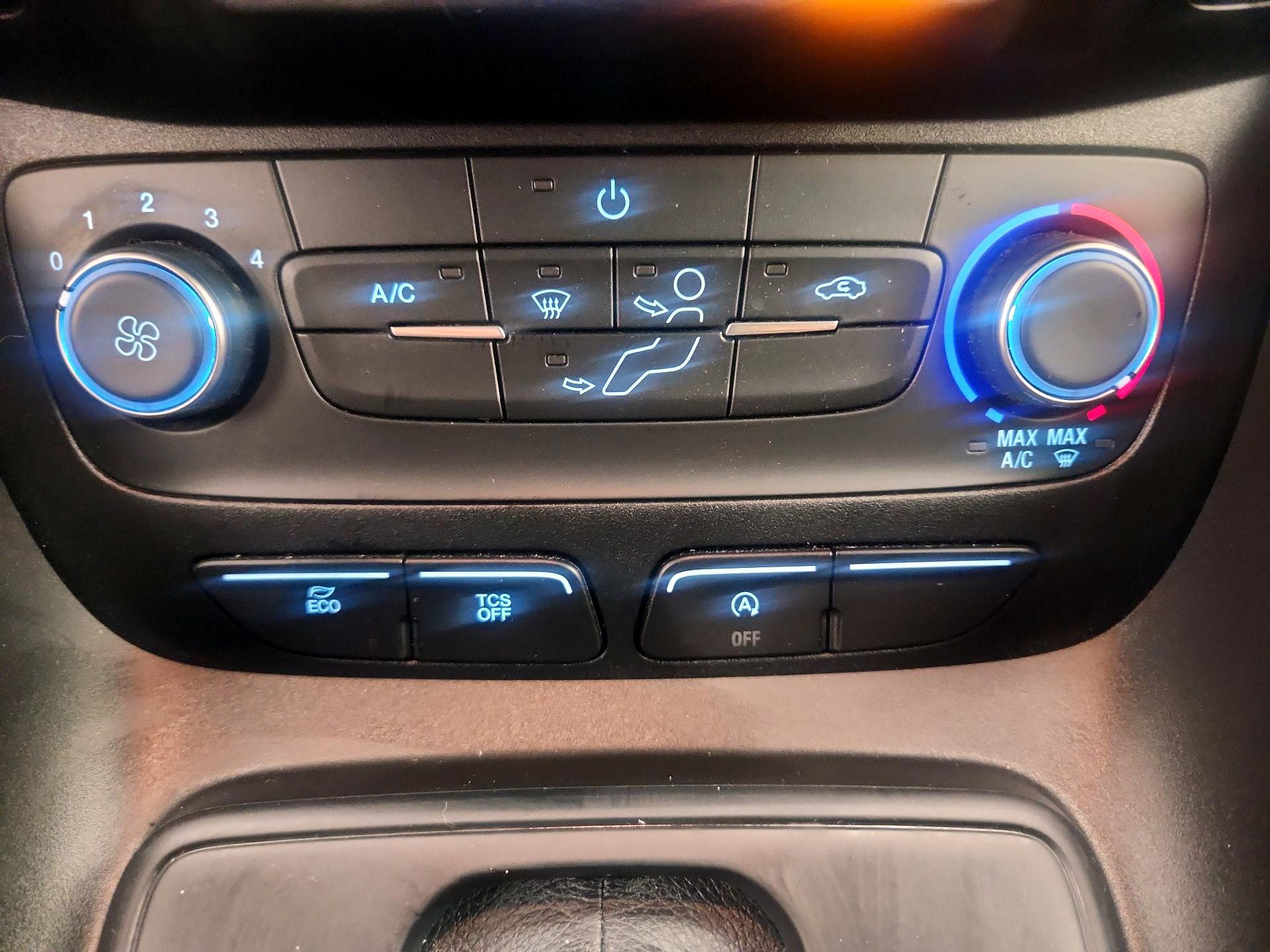 Thumbnail: 2019 Ford Transit Series - 16