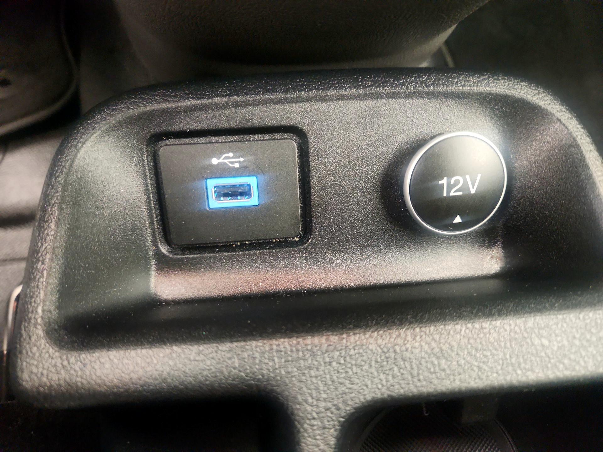 Thumbnail: 2019 Ford Transit Series - 18