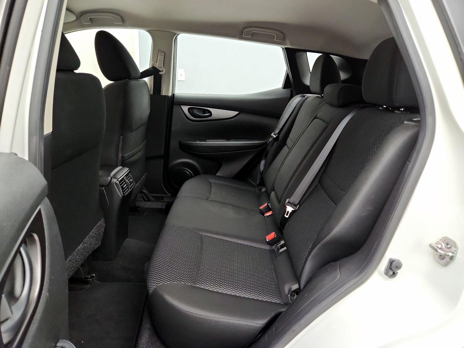 Thumbnail: 2019 Nissan Rogue Sport - 19