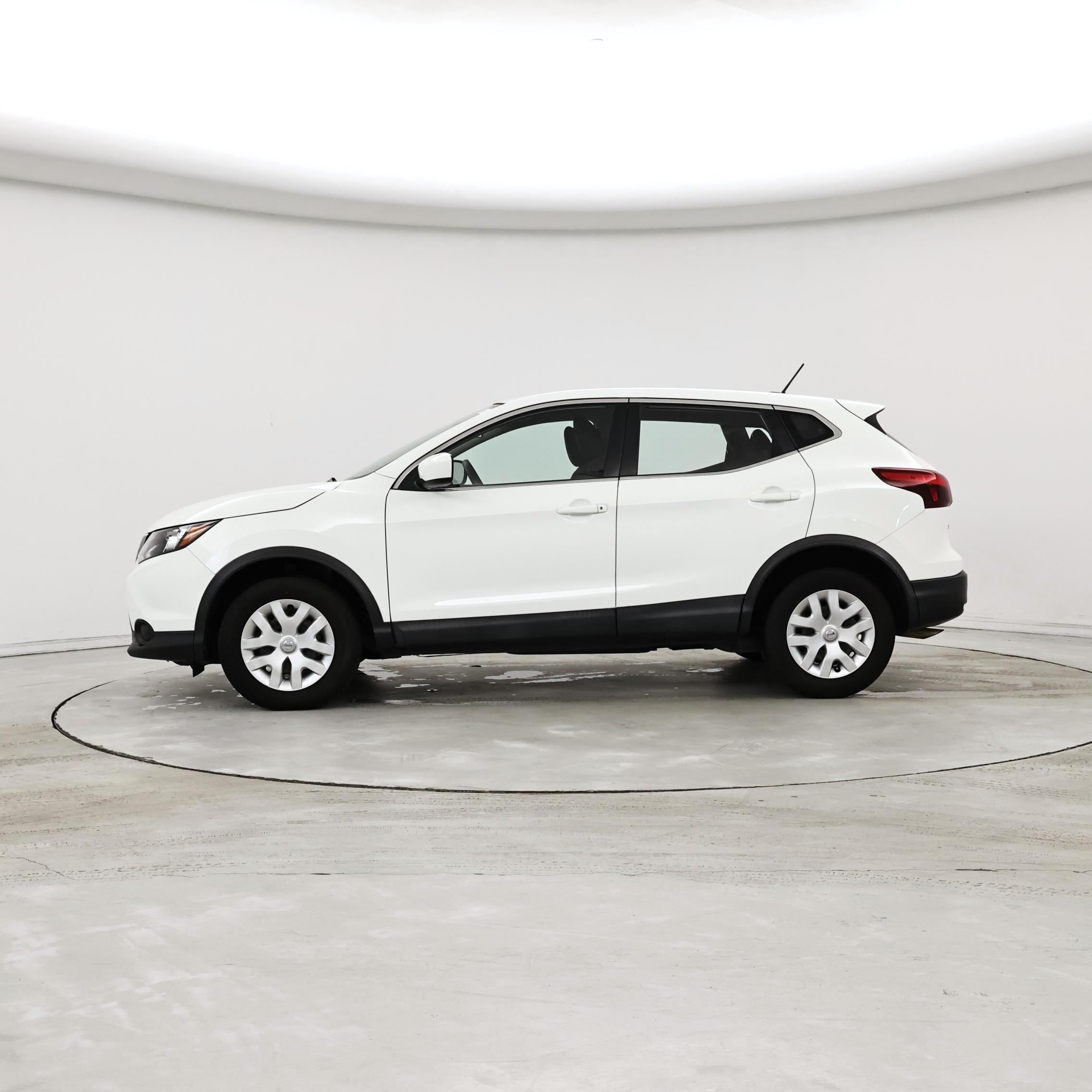 Thumbnail: 2019 Nissan Rogue Sport - 3