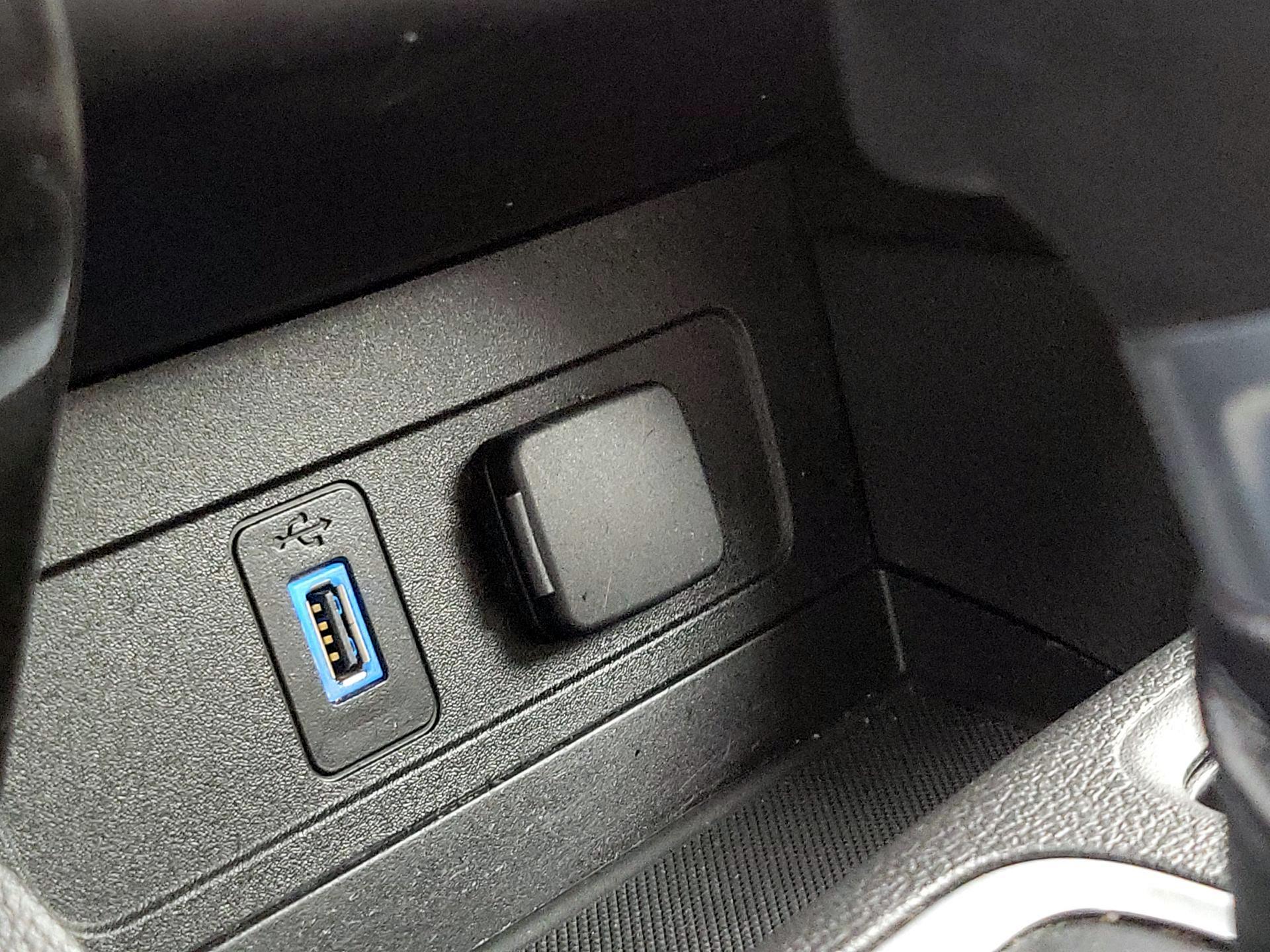 Thumbnail: 2017 Ford Escape - 18