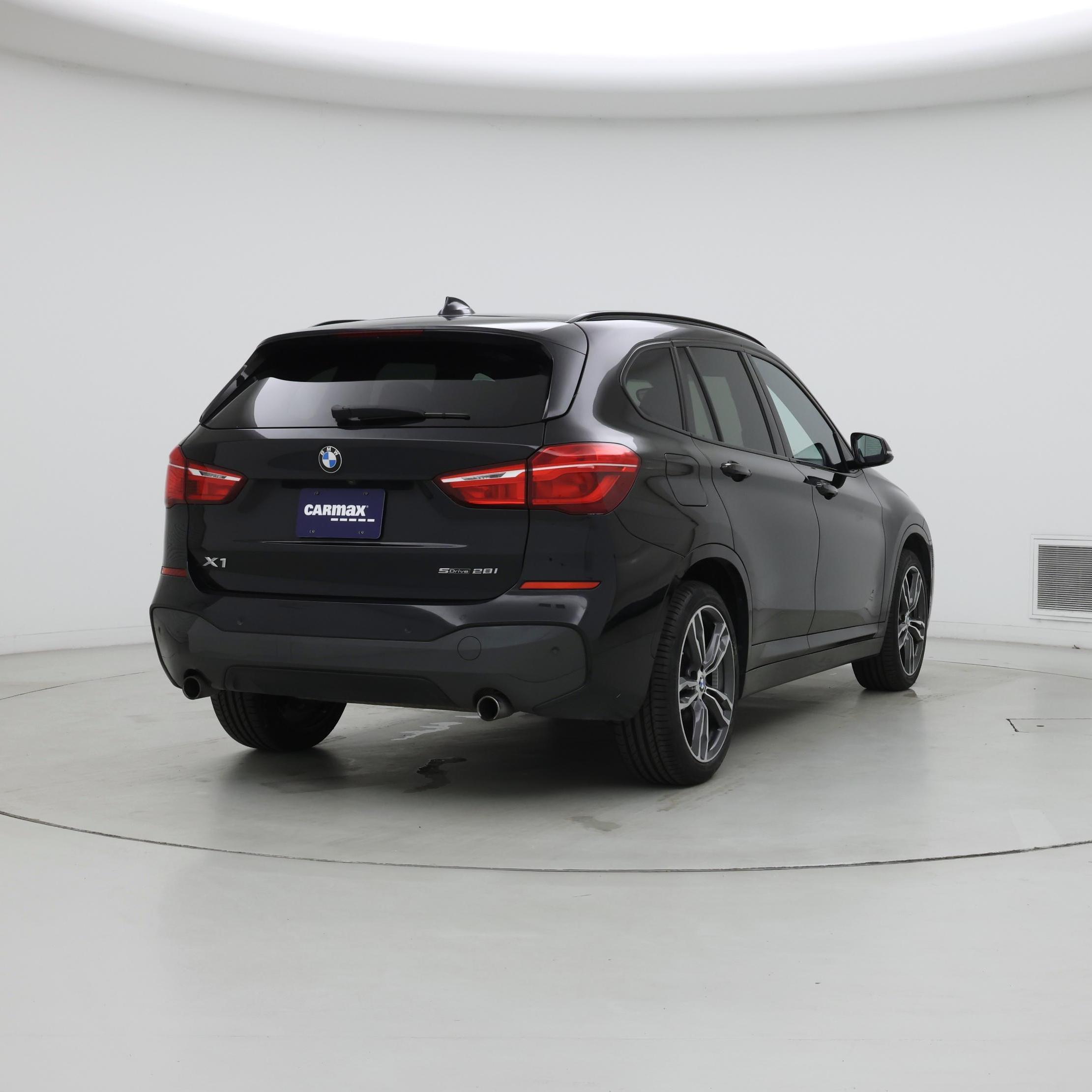 Thumbnail: 2018 BMW X1 - 8