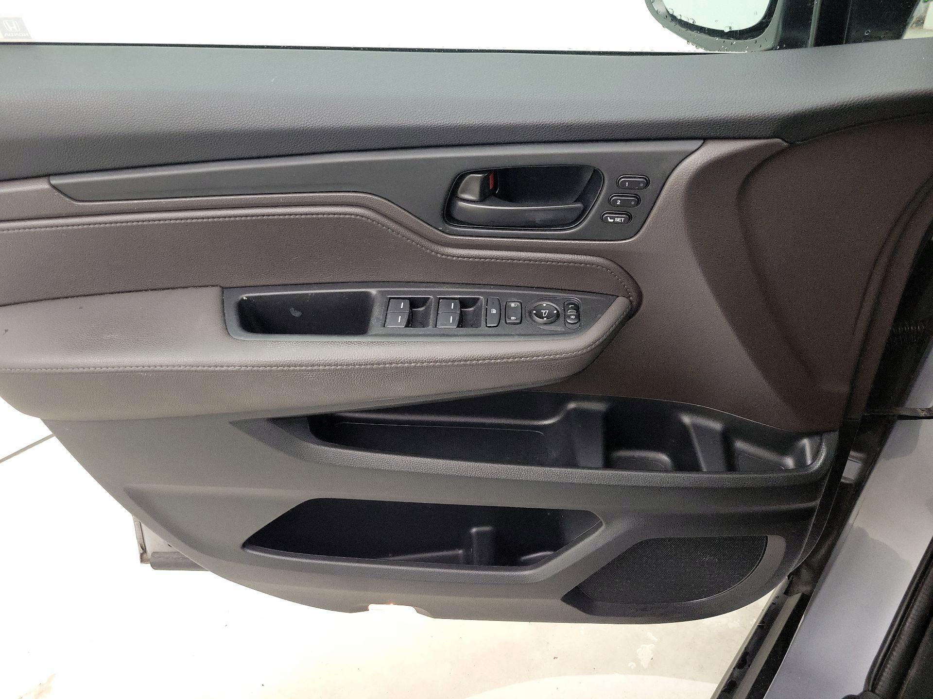 Thumbnail: 2018 Honda Odyssey - 12