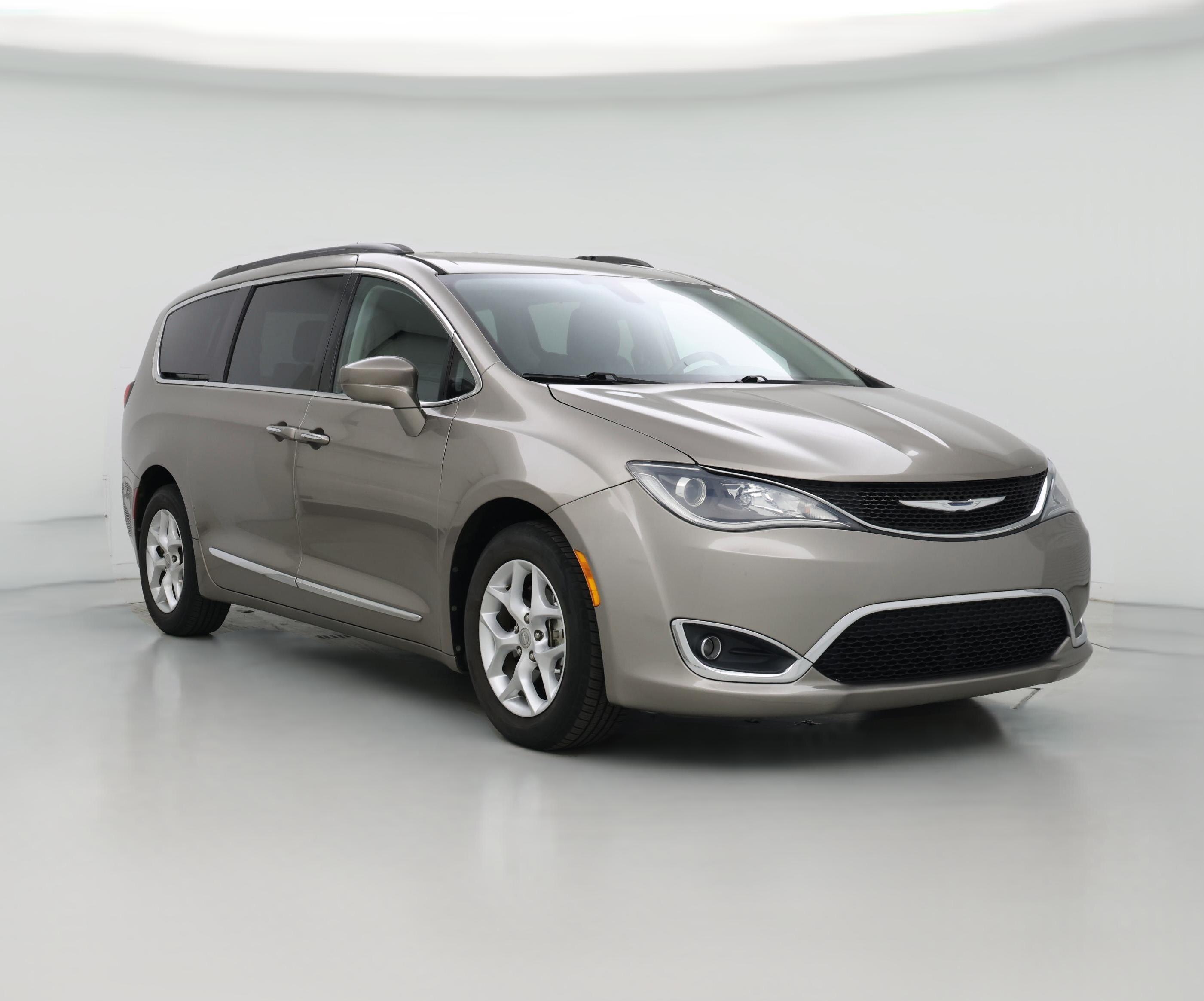 Thumbnail: 2017 Chrysler Pacifica - 1