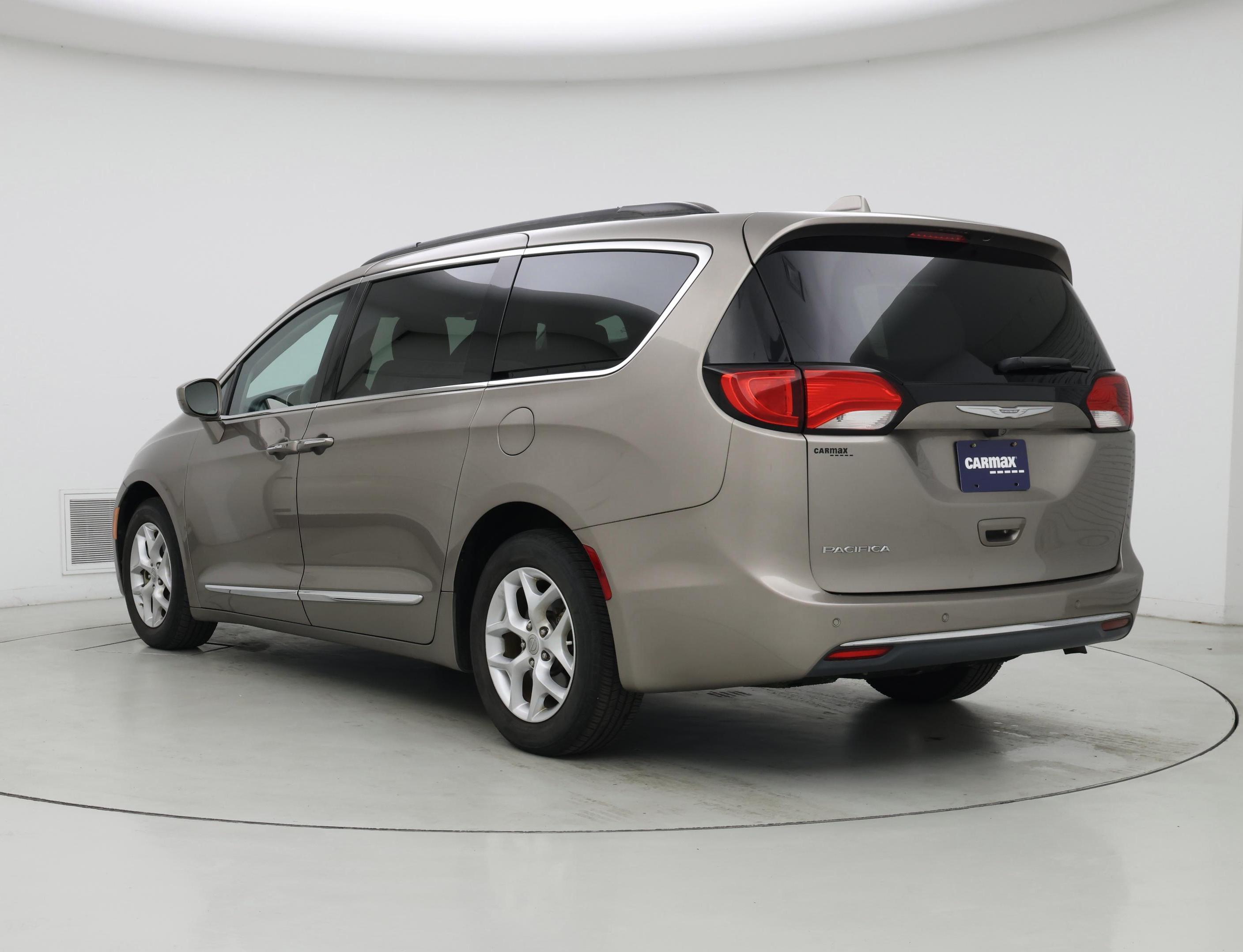 Thumbnail: 2017 Chrysler Pacifica - 2