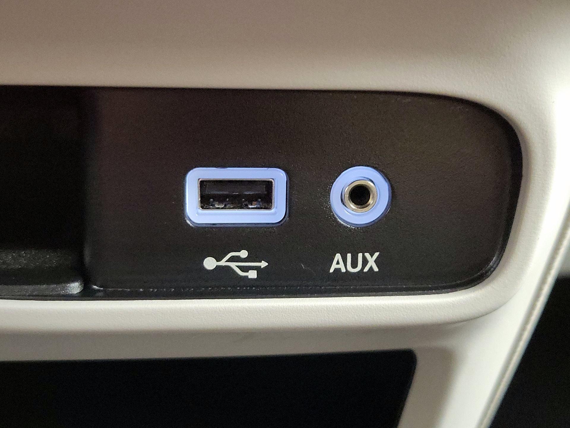 Thumbnail: 2017 Chrysler Pacifica - 19