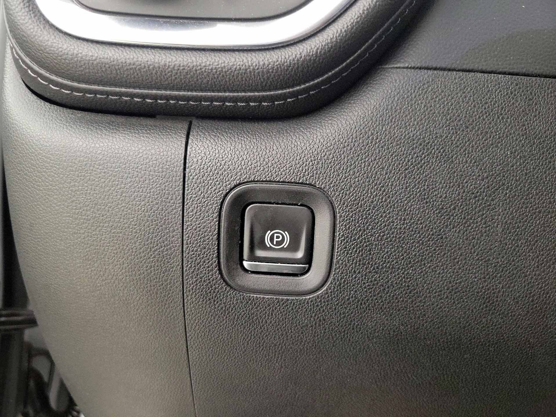 Thumbnail: 2020 Chevrolet Silverado 1500 - 13