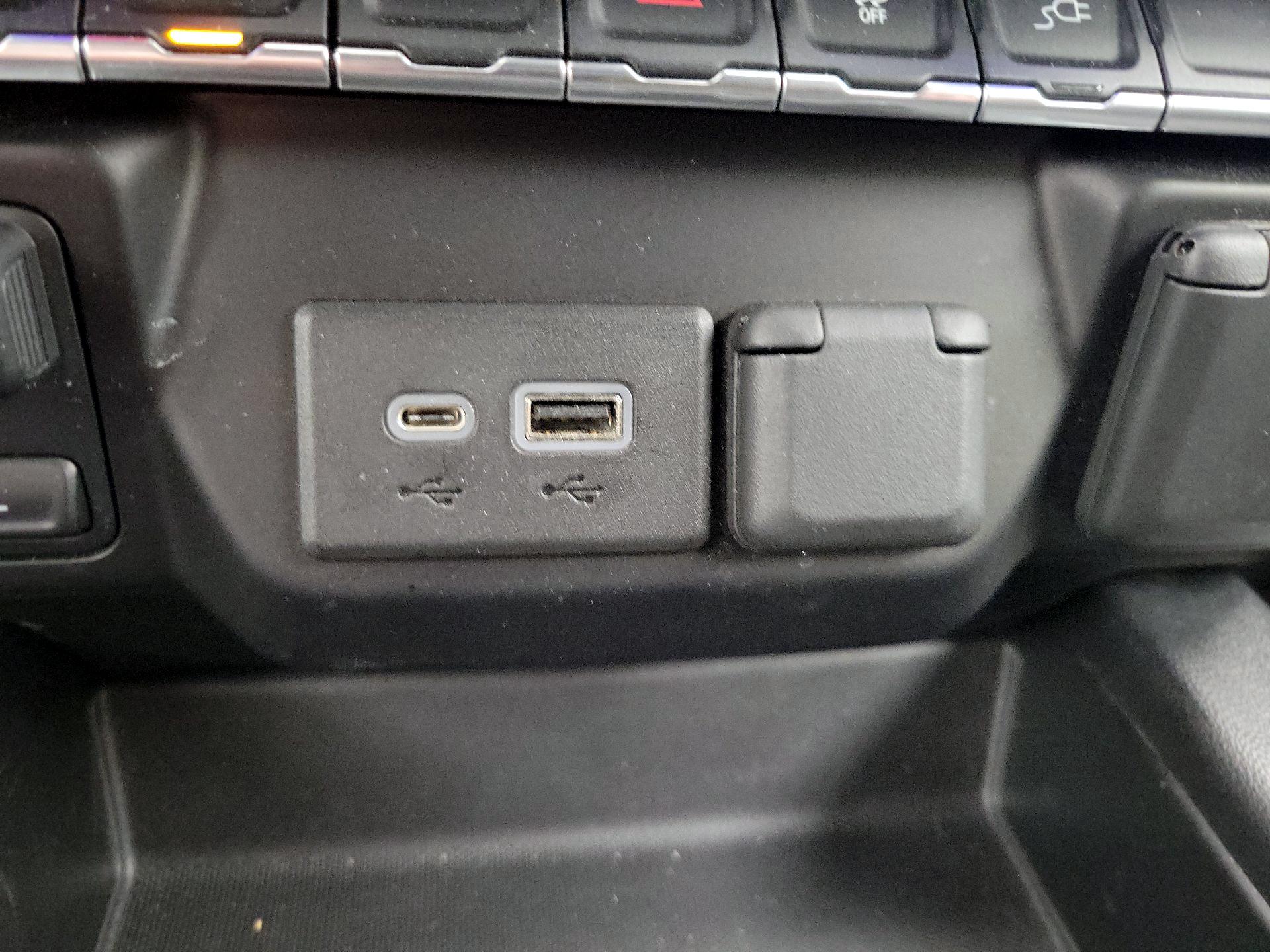 Thumbnail: 2020 Chevrolet Silverado 1500 - 18