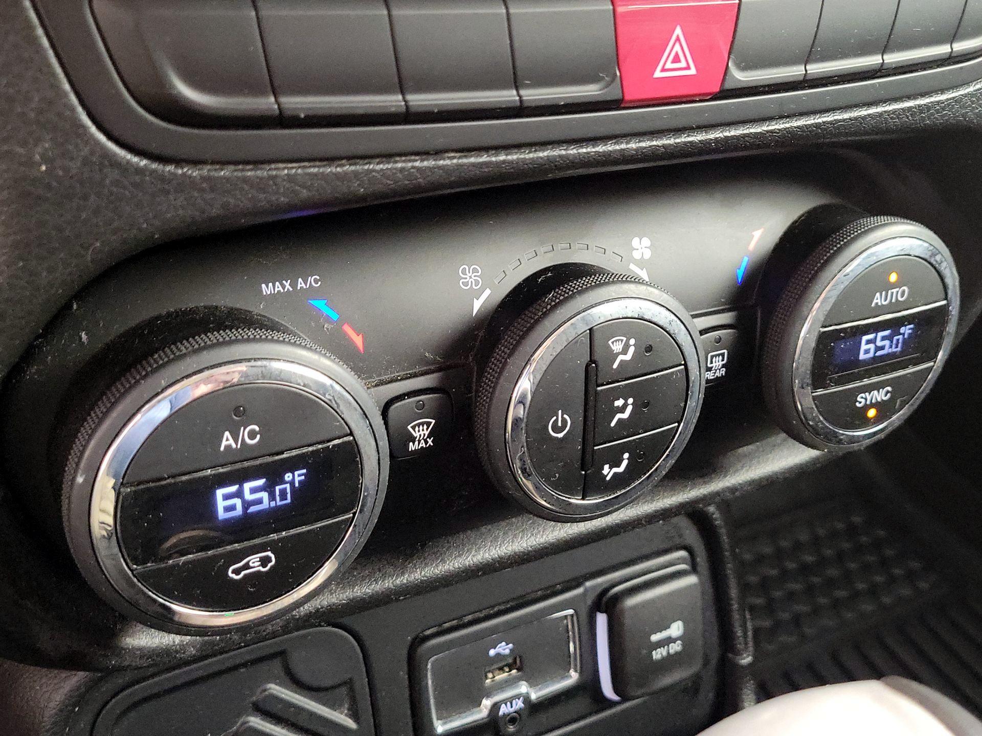 Thumbnail: 2015 Jeep Renegade - 16