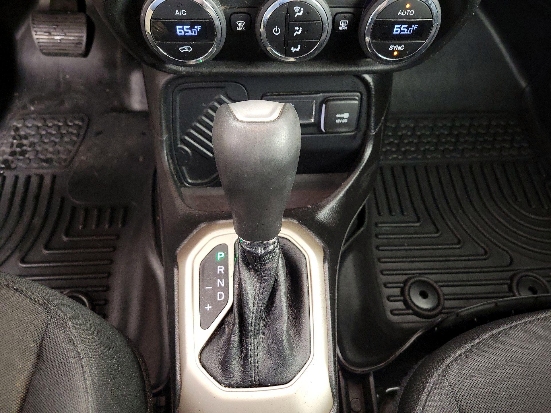 Thumbnail: 2015 Jeep Renegade - 17