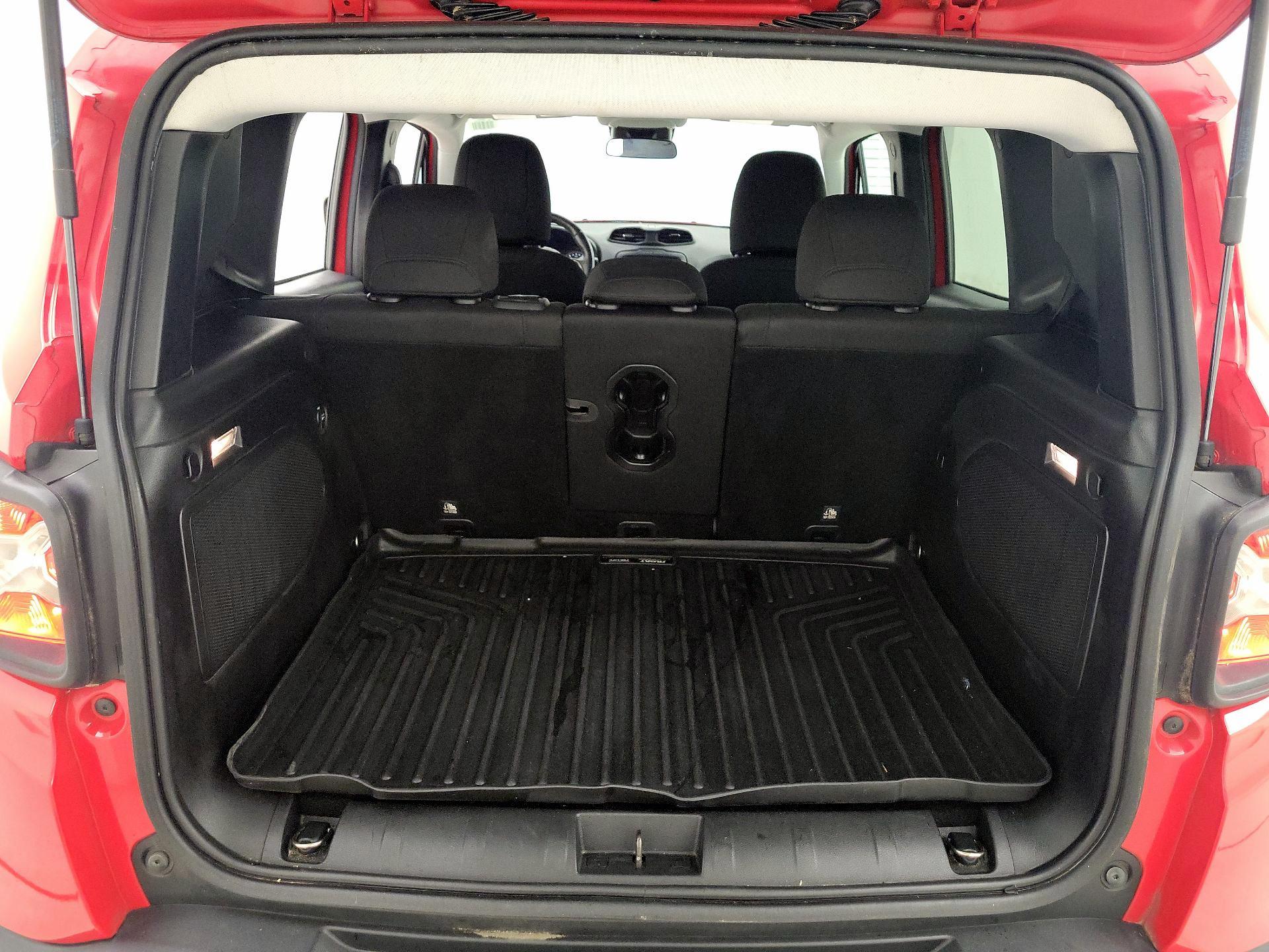 Thumbnail: 2015 Jeep Renegade - 20