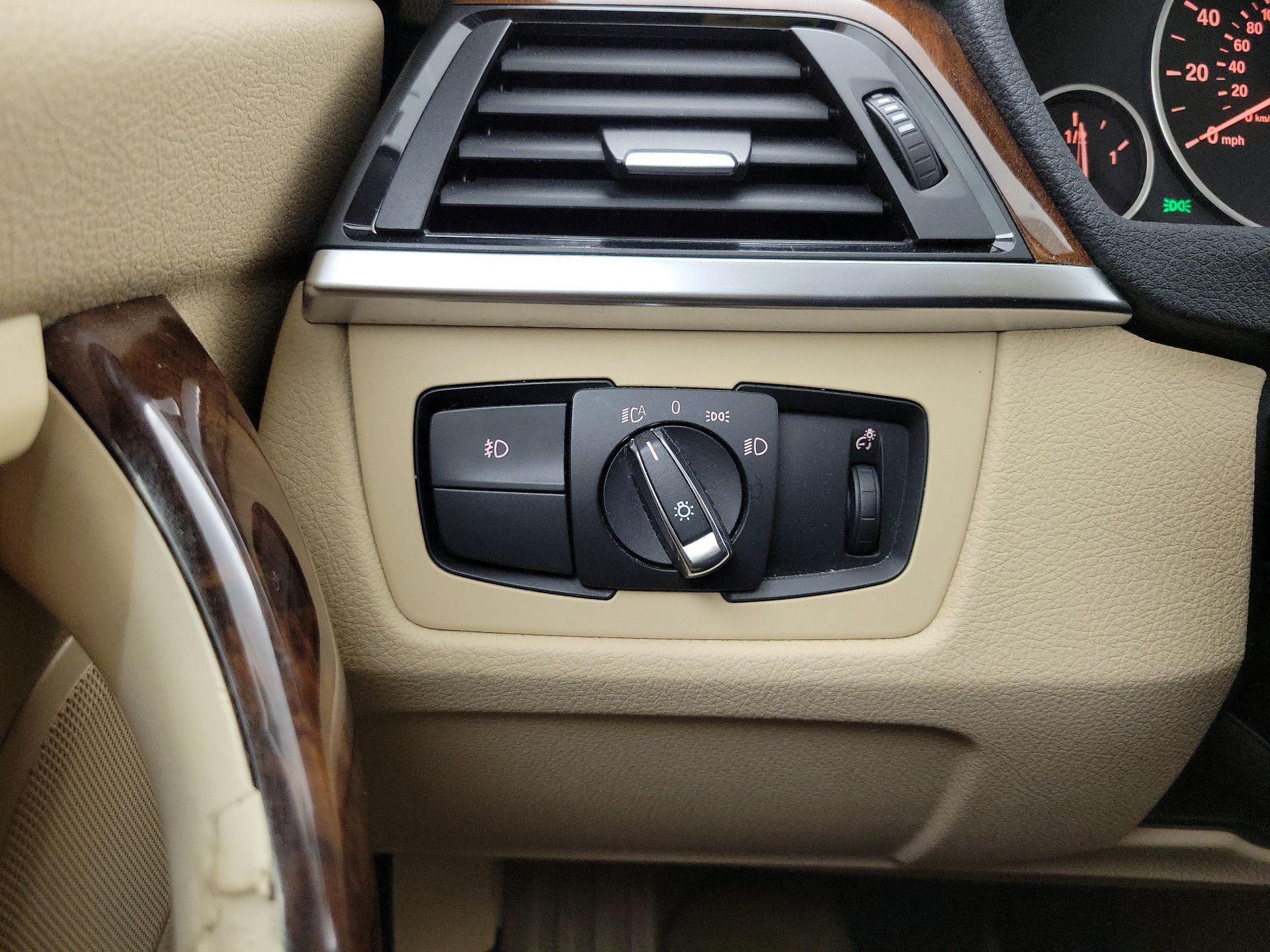 Thumbnail: 2014 BMW 3 Series - 13