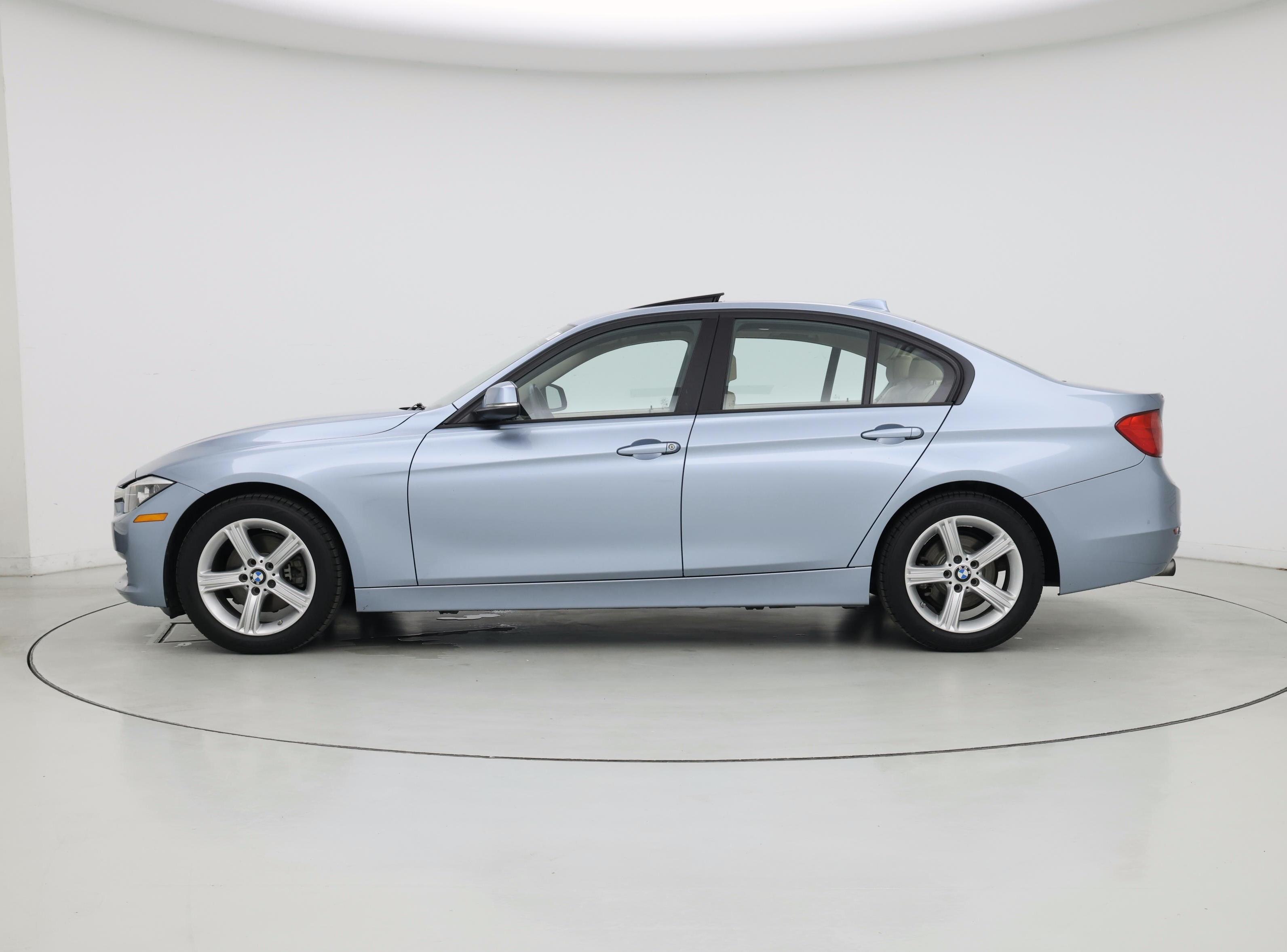 Thumbnail: 2014 BMW 3 Series - 3