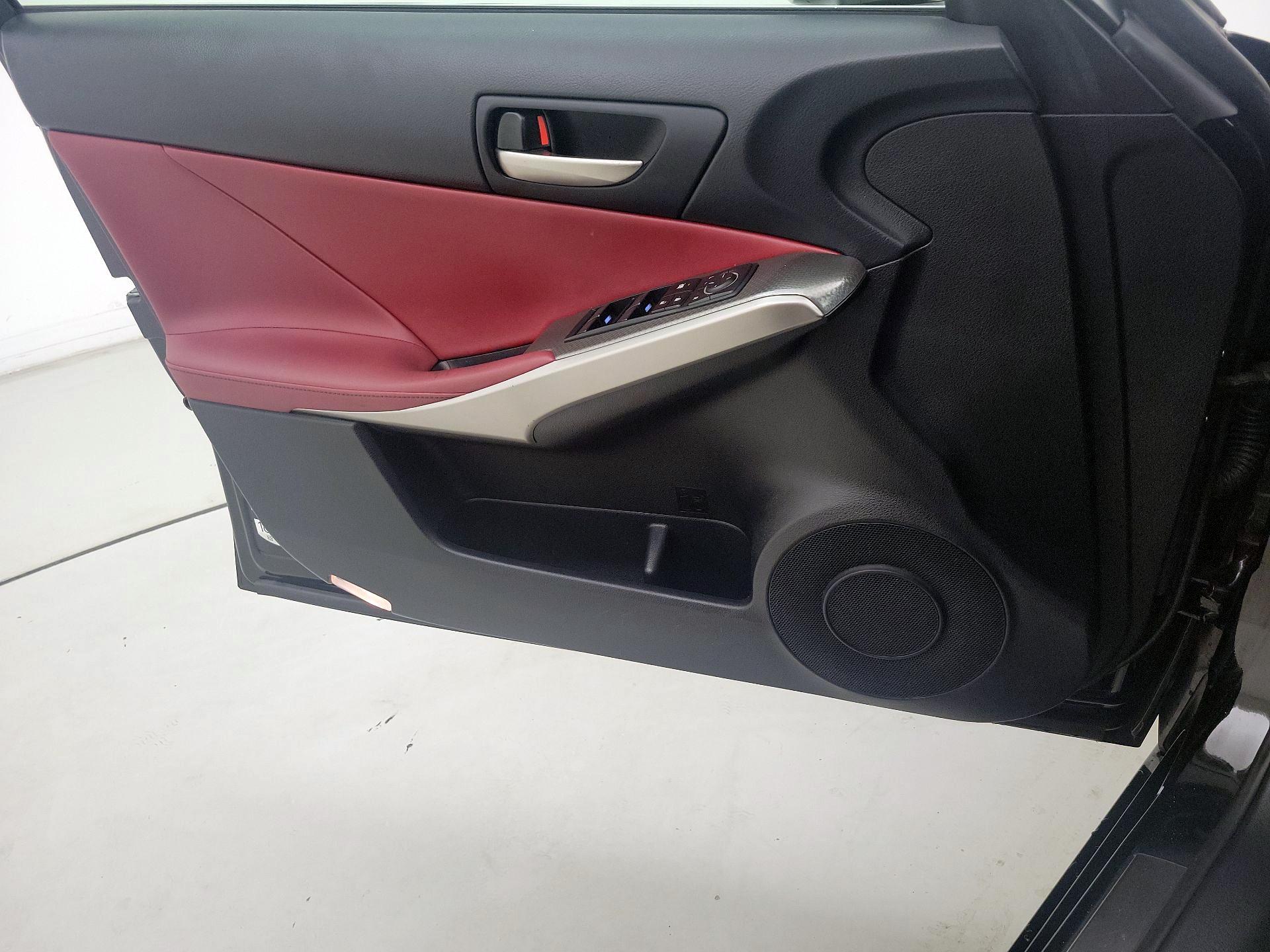 Thumbnail: 2018 Lexus IS - 12