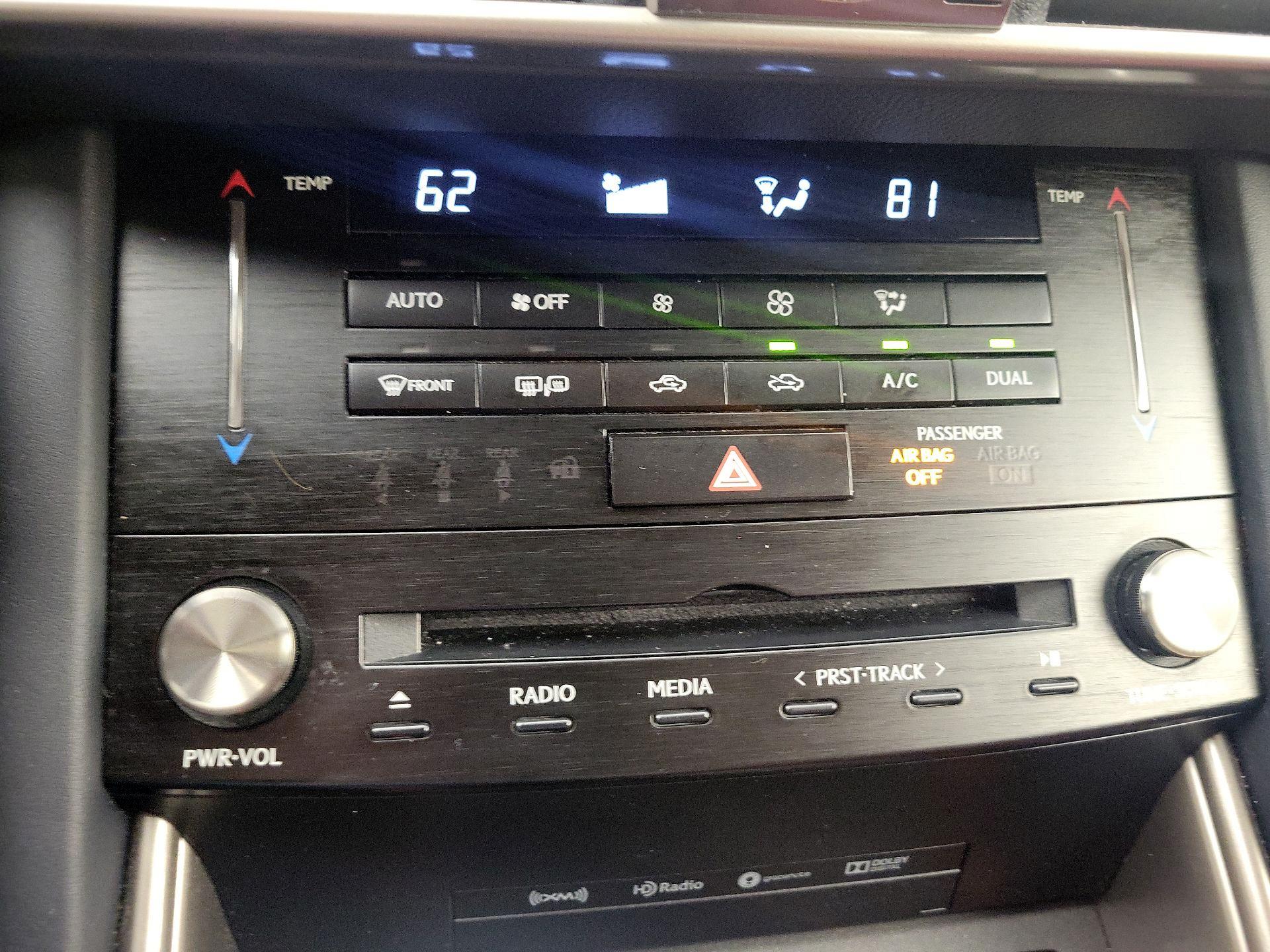 Thumbnail: 2018 Lexus IS - 17