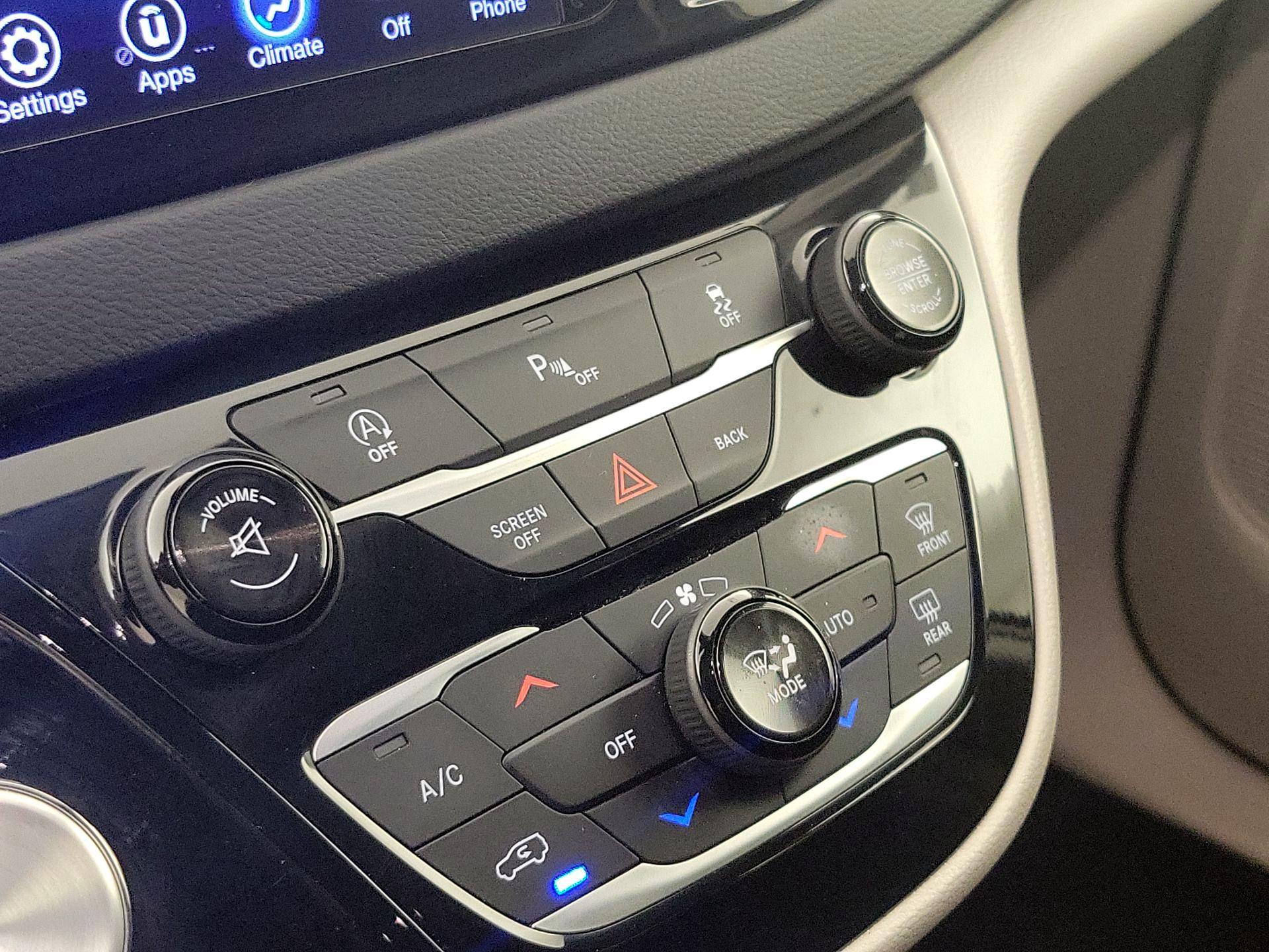 Thumbnail: 2017 Chrysler Pacifica - 16