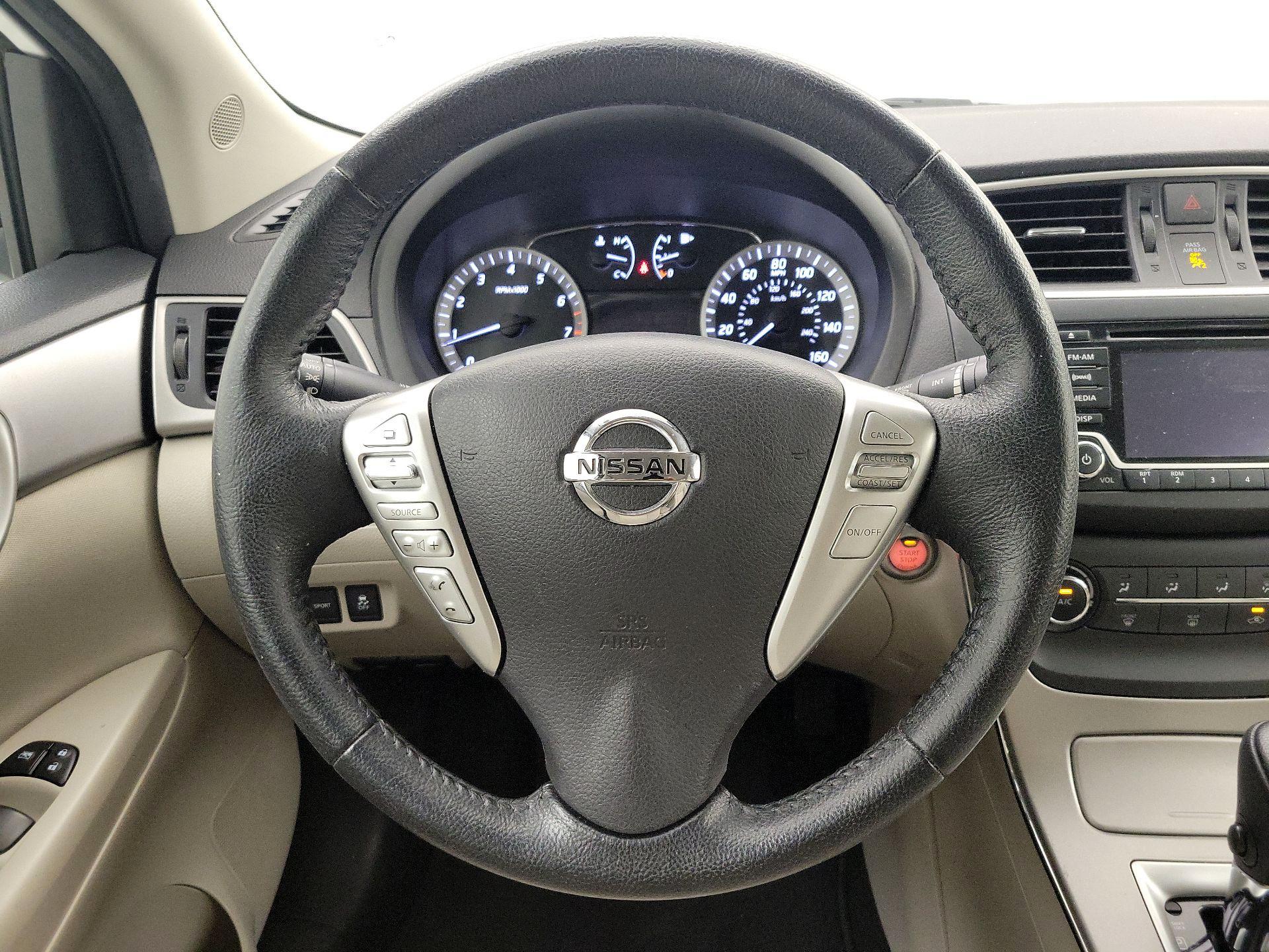 Thumbnail: 2015 Nissan Sentra - 10