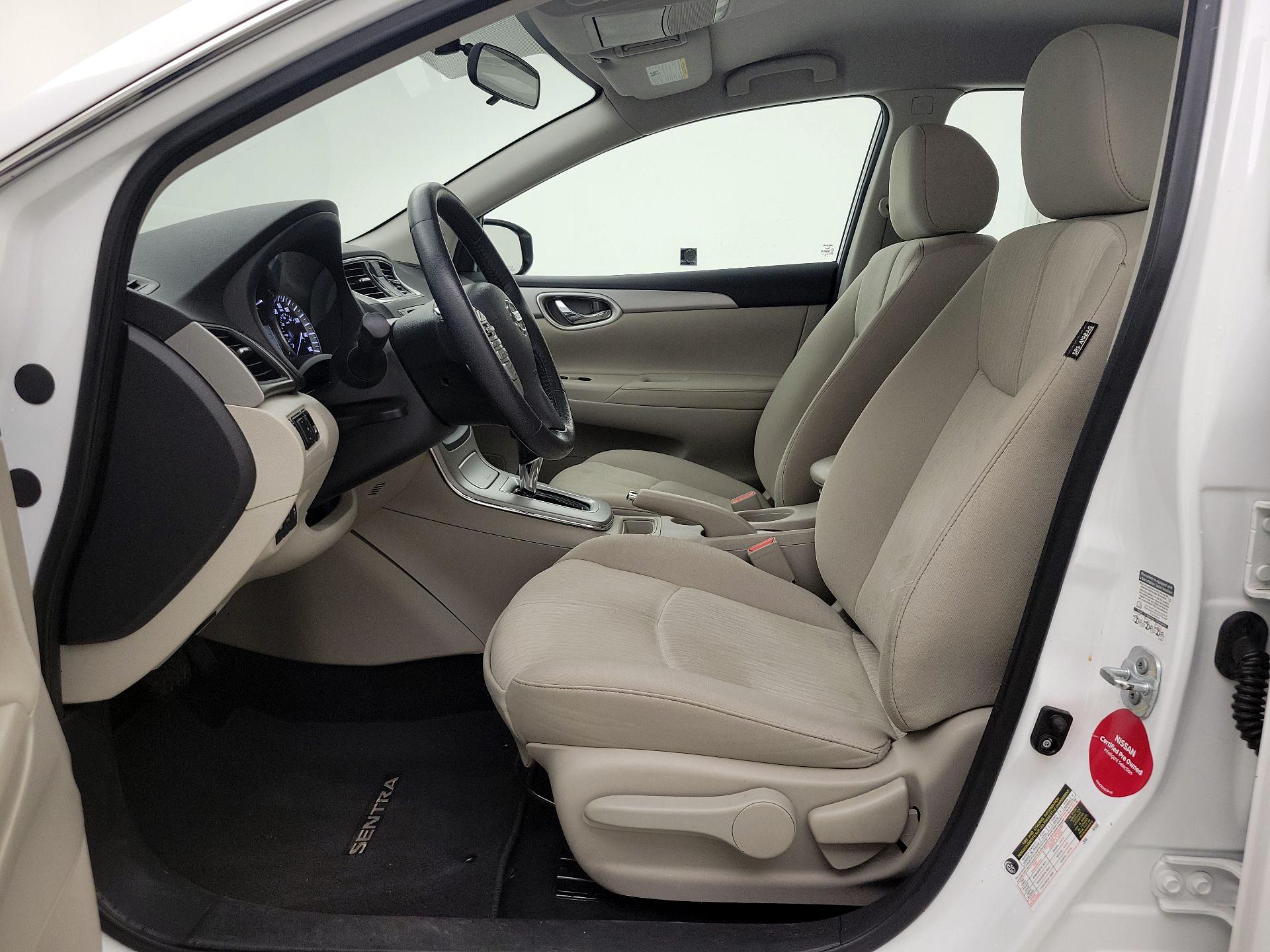 Thumbnail: 2015 Nissan Sentra - 11