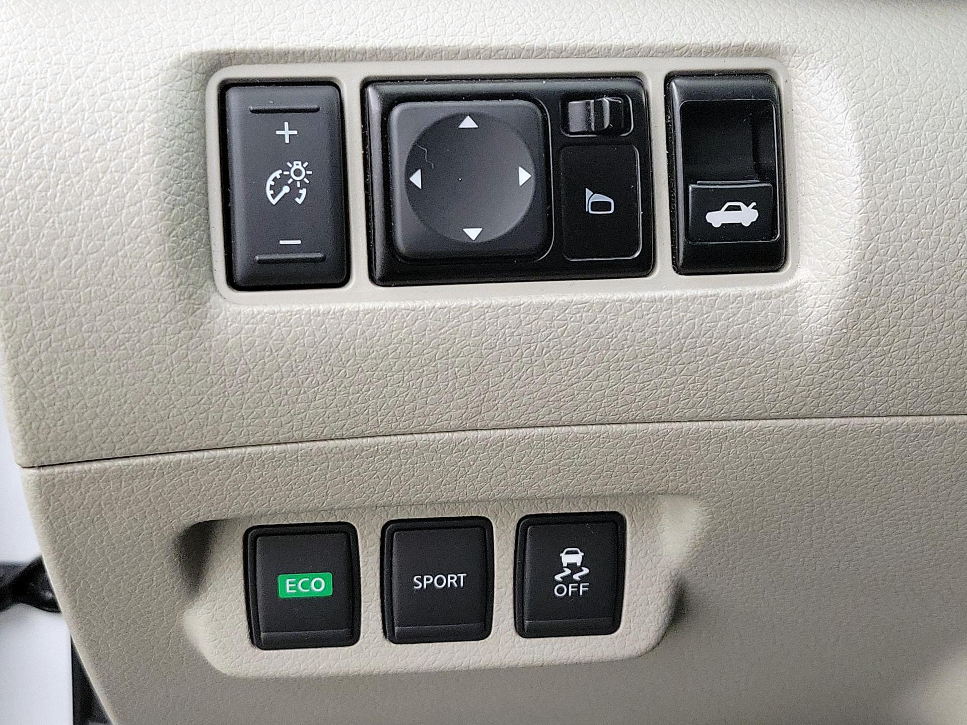 Thumbnail: 2015 Nissan Sentra - 13