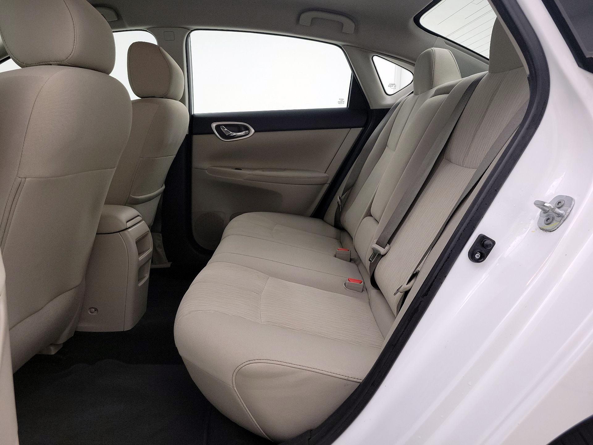 Thumbnail: 2015 Nissan Sentra - 19