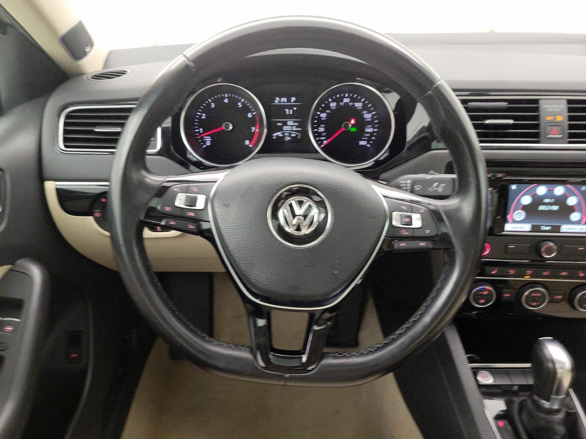 Thumbnail: 2015 Volkswagen Jetta - 10
