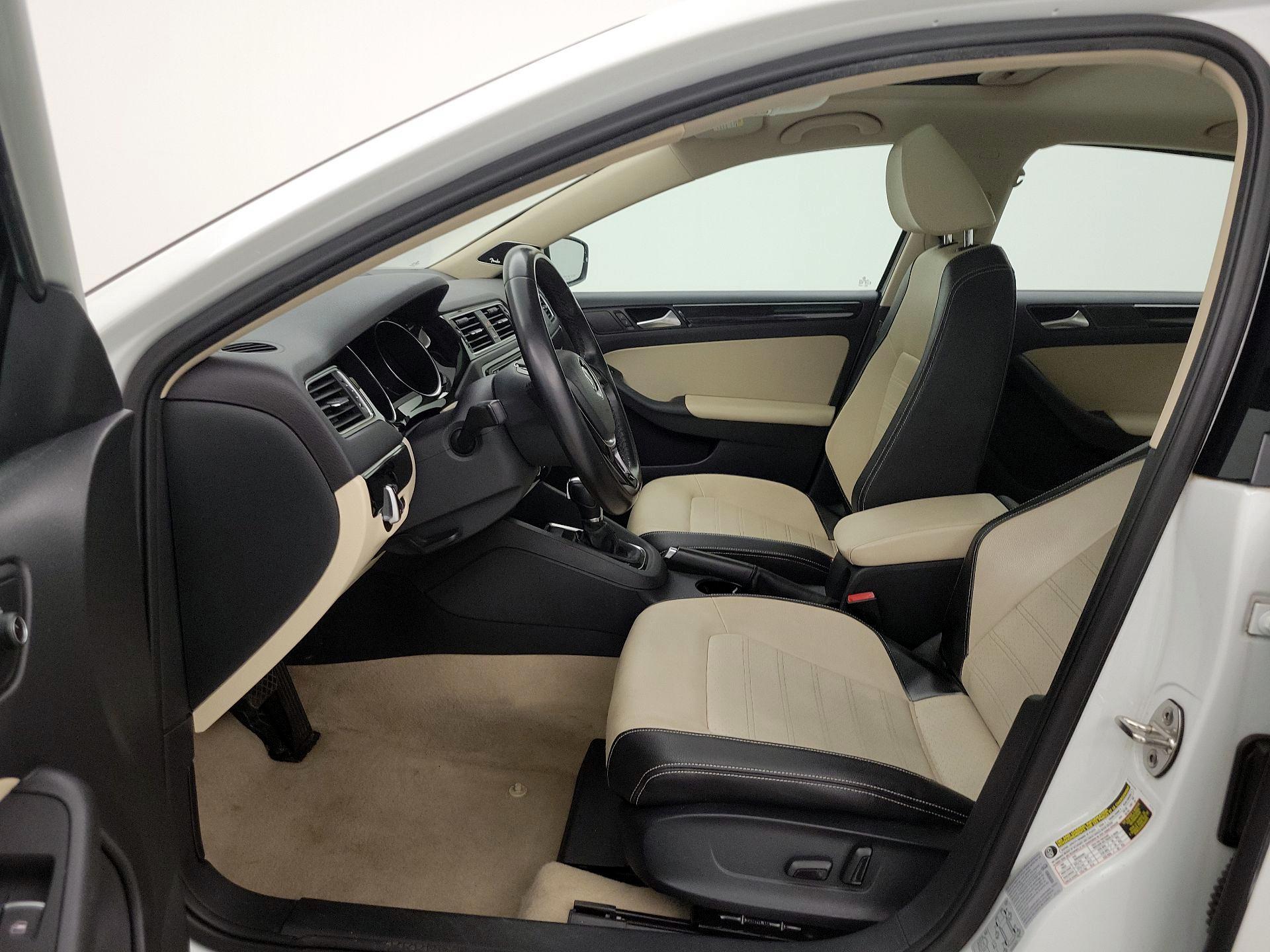 Thumbnail: 2015 Volkswagen Jetta - 11